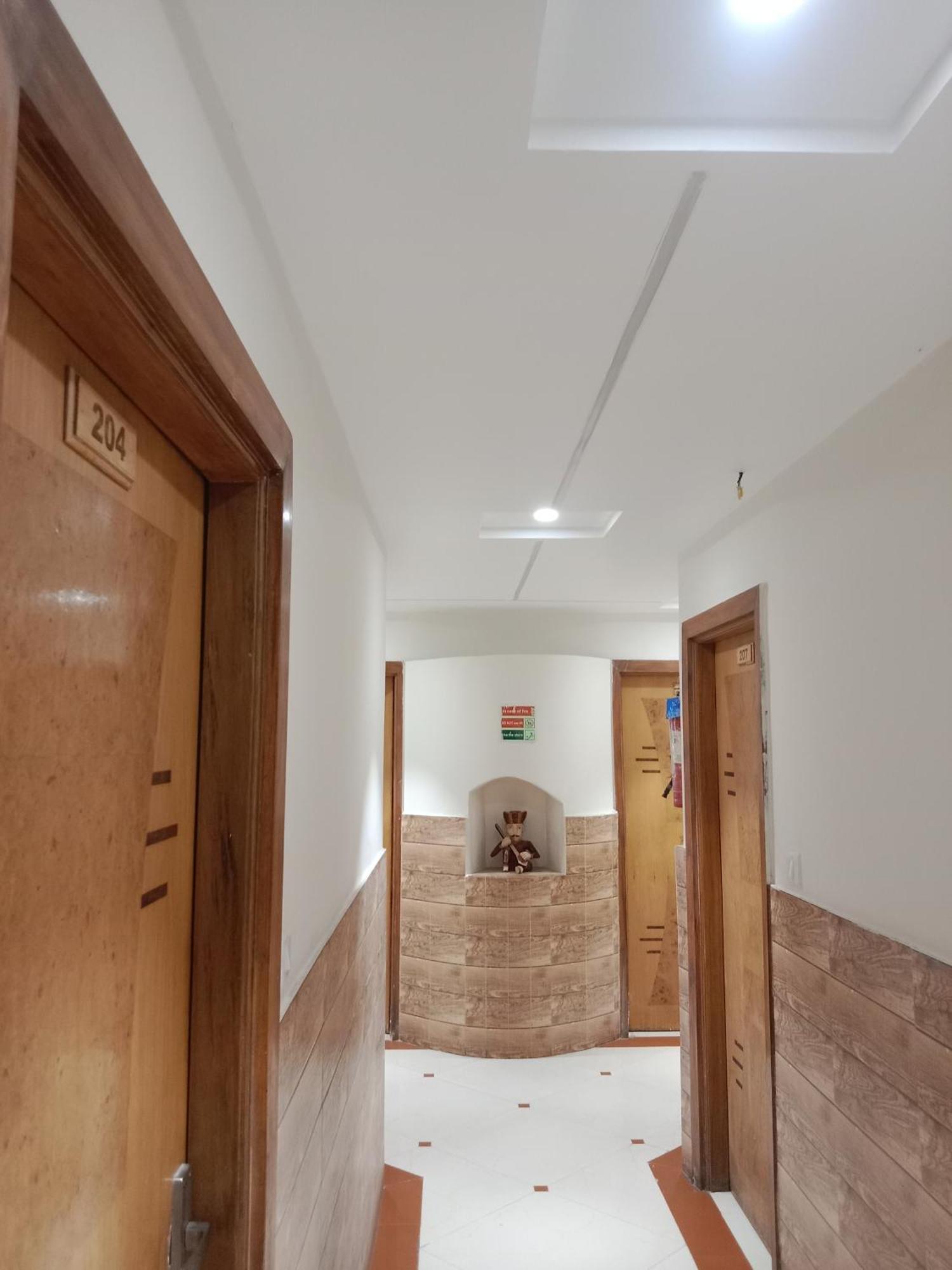 Jaunt Safari Motera Apartment