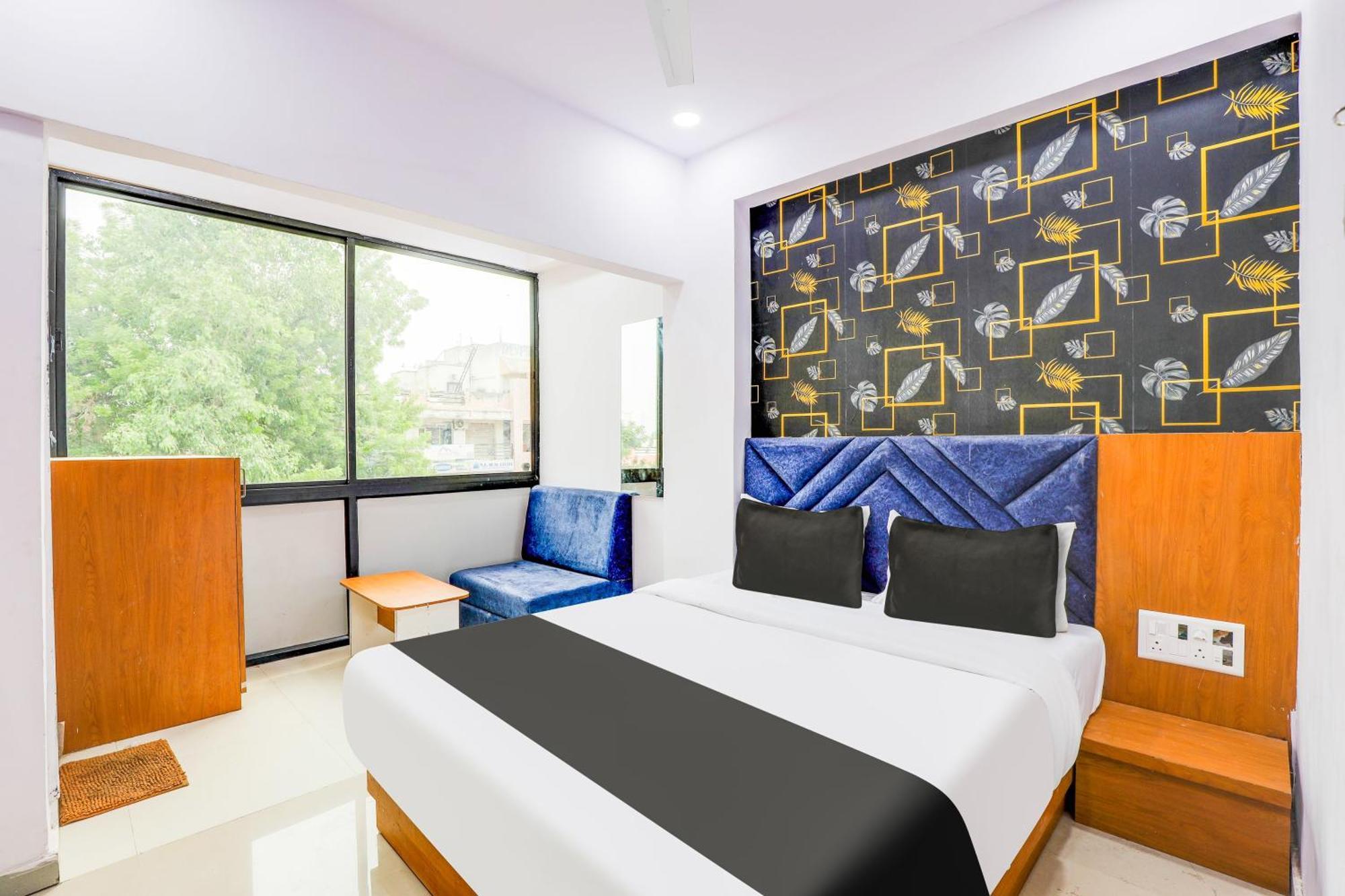 O Neelkanth Palace Hotel 2*