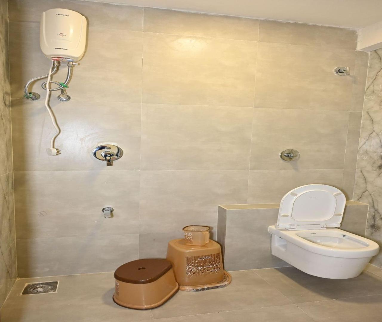 Hotel Avadh Palace, Subhash Bridge, Rto Circle, Ahmedabad