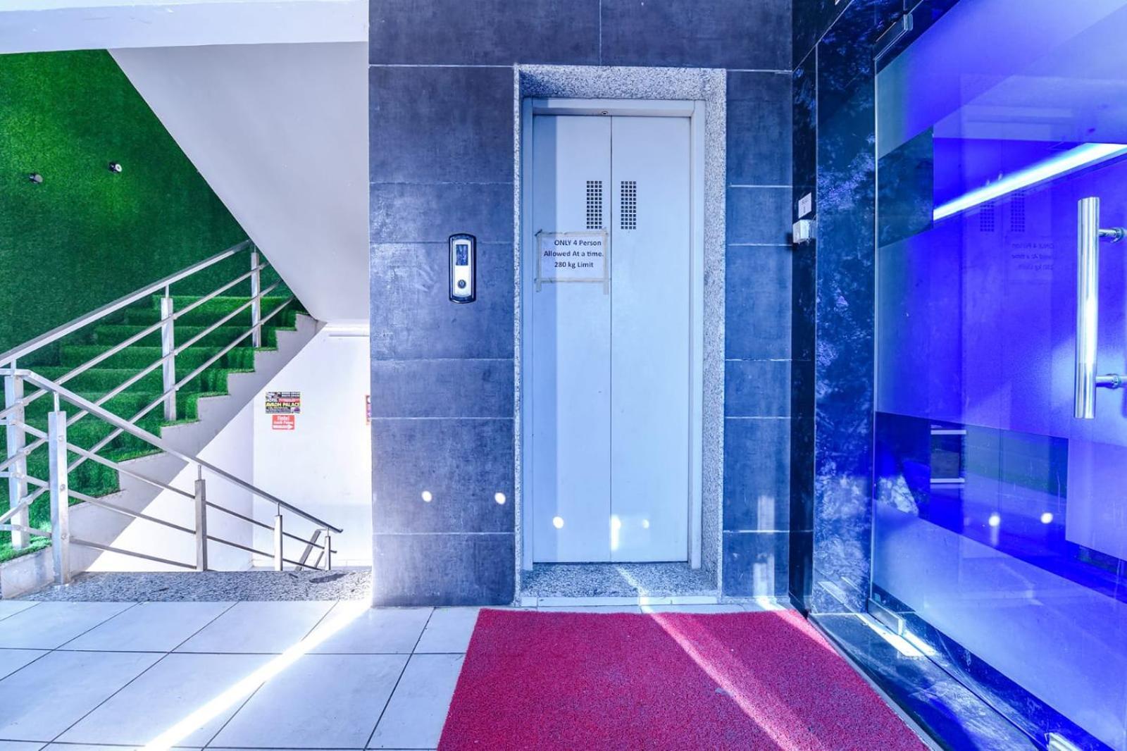 Hotel Avadh Palace, Subhash Bridge, Rto Circle, Ahmedabad Ahmedabad