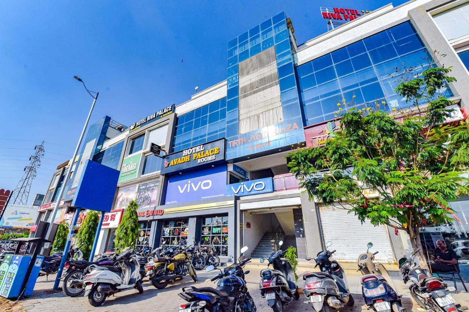 Avadh Palace, Subhash Bridge, 3* Ahmedabad