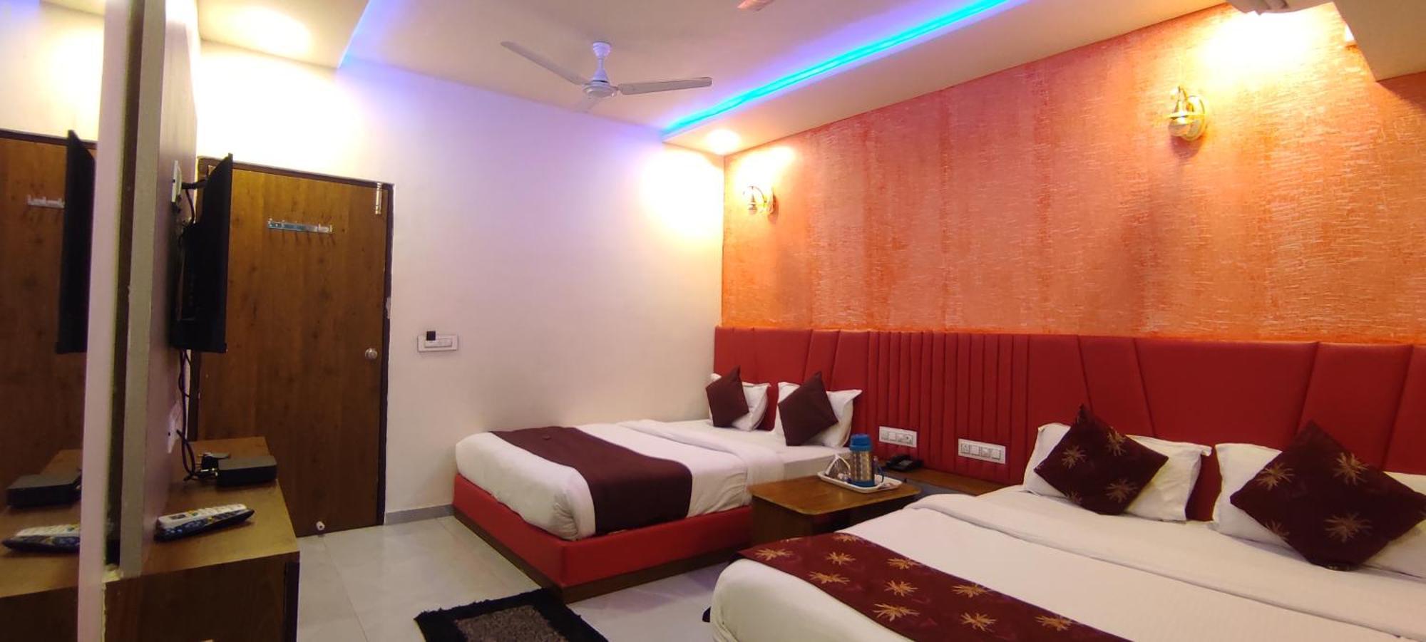 Hotel Avadh Palace, Subhash Bridge, Ahmedabad