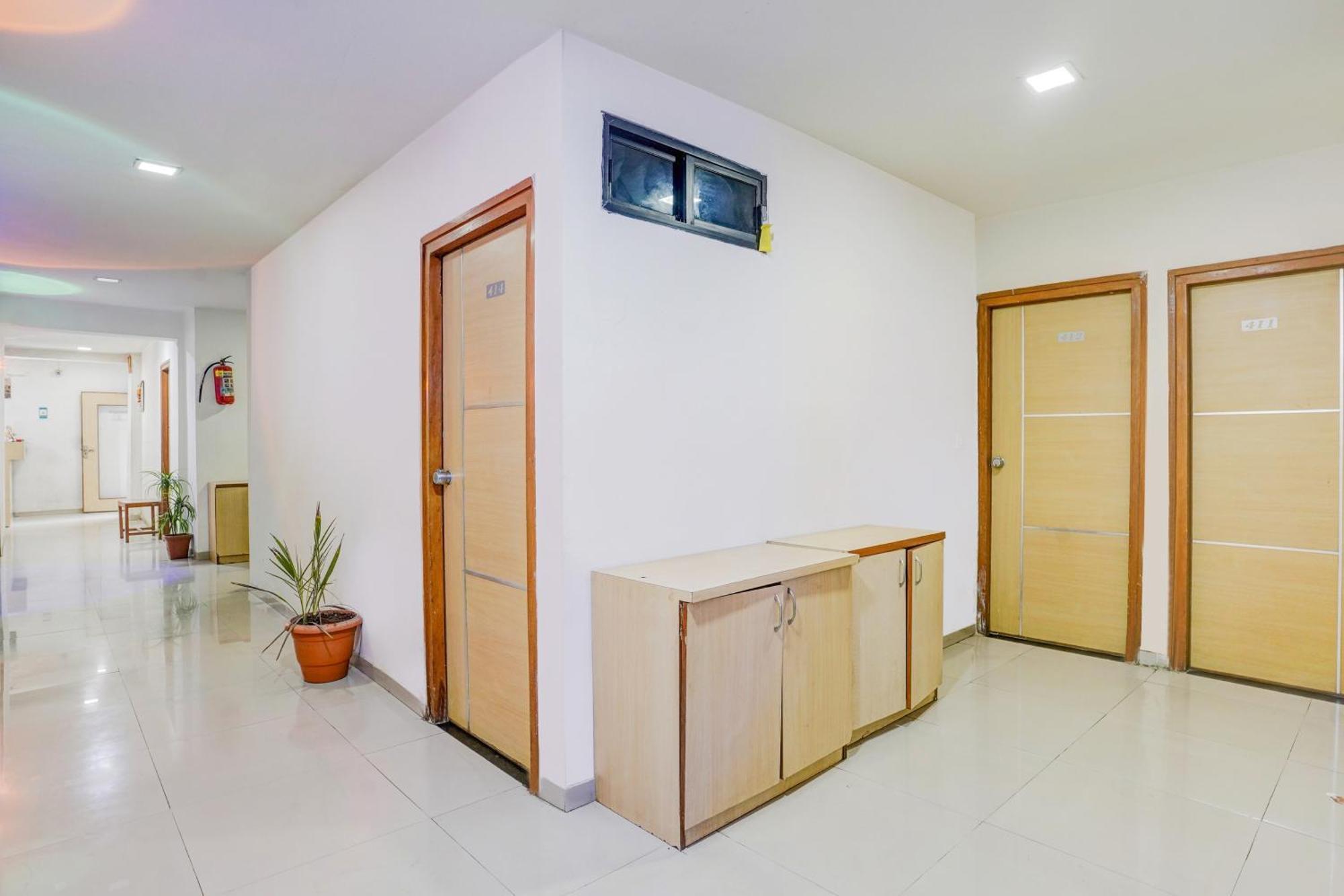 Hotel O Veejay