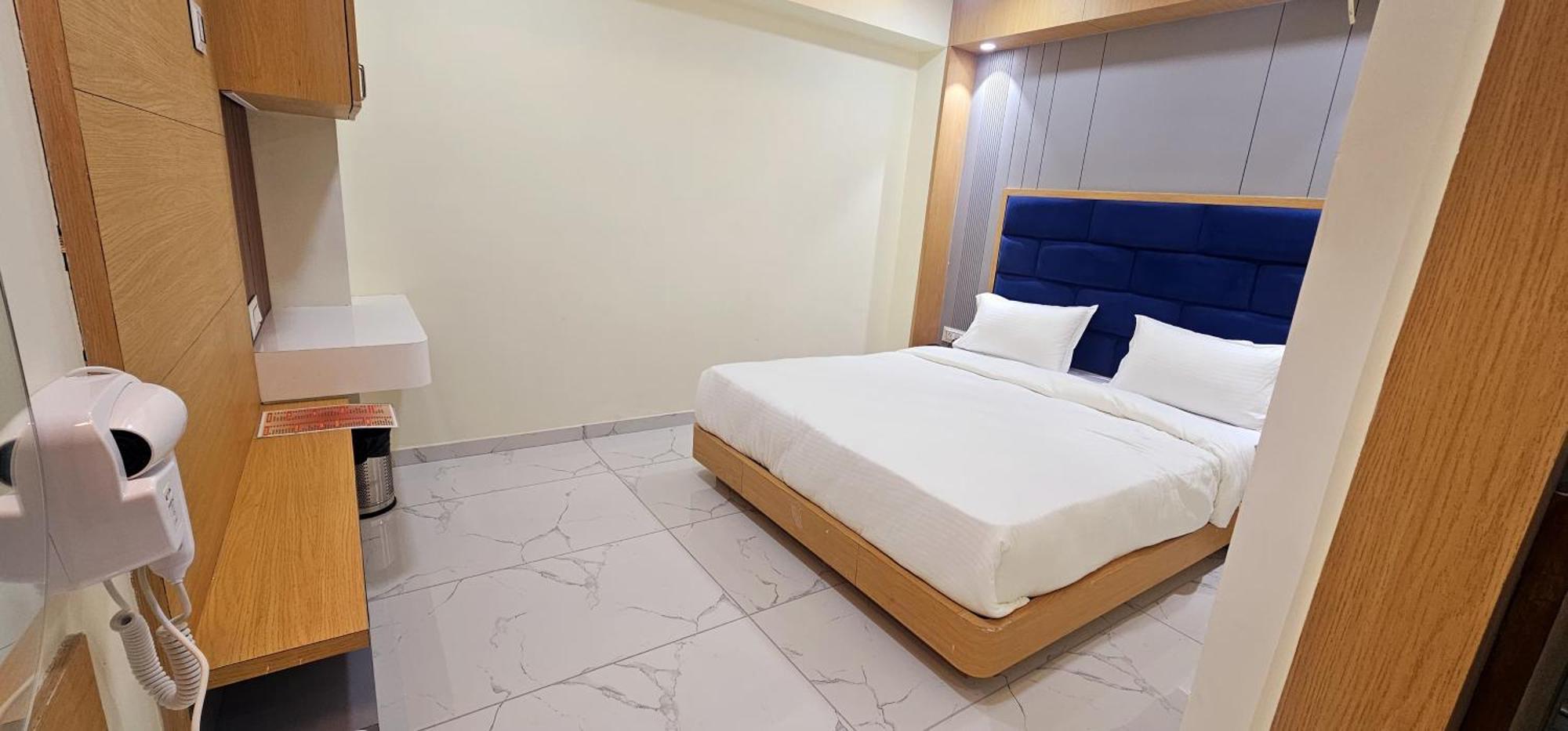 Shivalik Hotel 3*