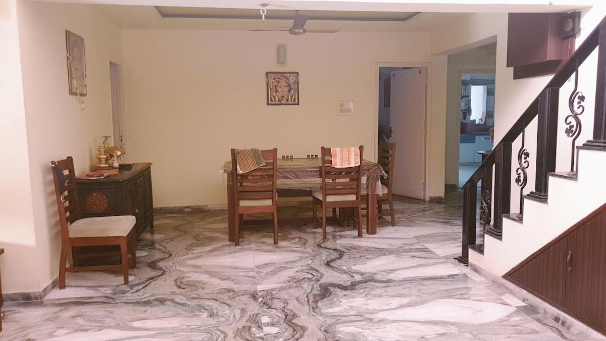 Dev's Penthouse Apartment Ahmedabad