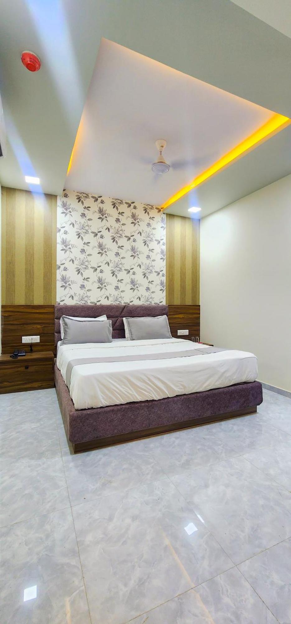 Hotel Nova Blue Ahmedabad