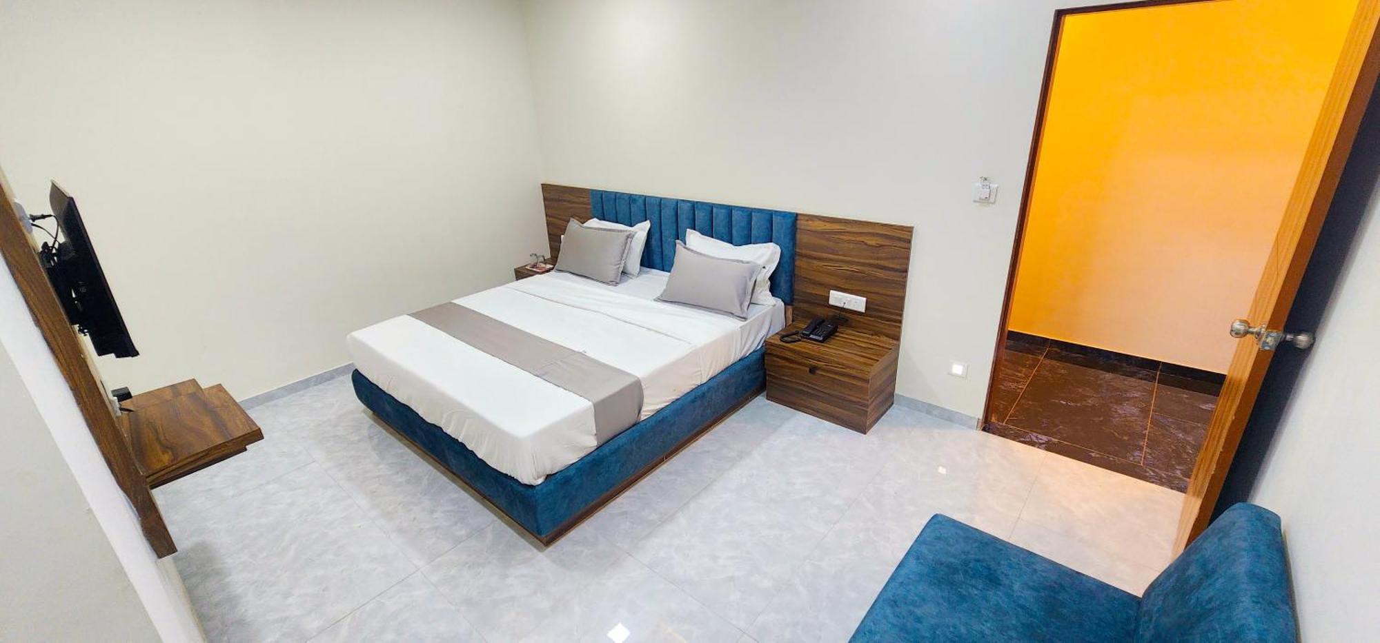 Nova Blue 3* Ahmedabad