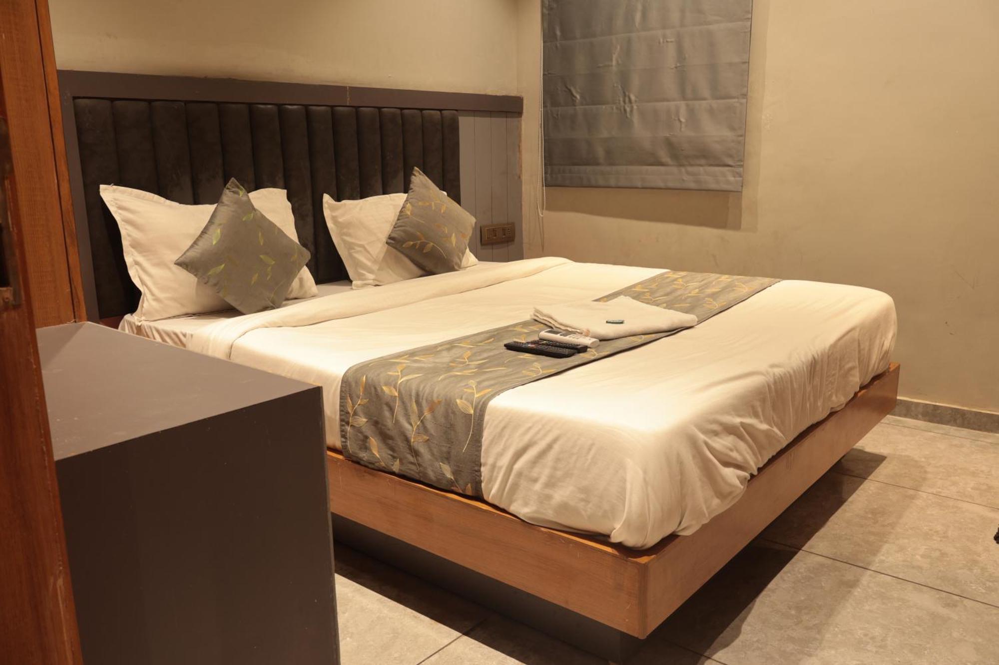 Hotel Relax - Drive In Road Ahmedabad