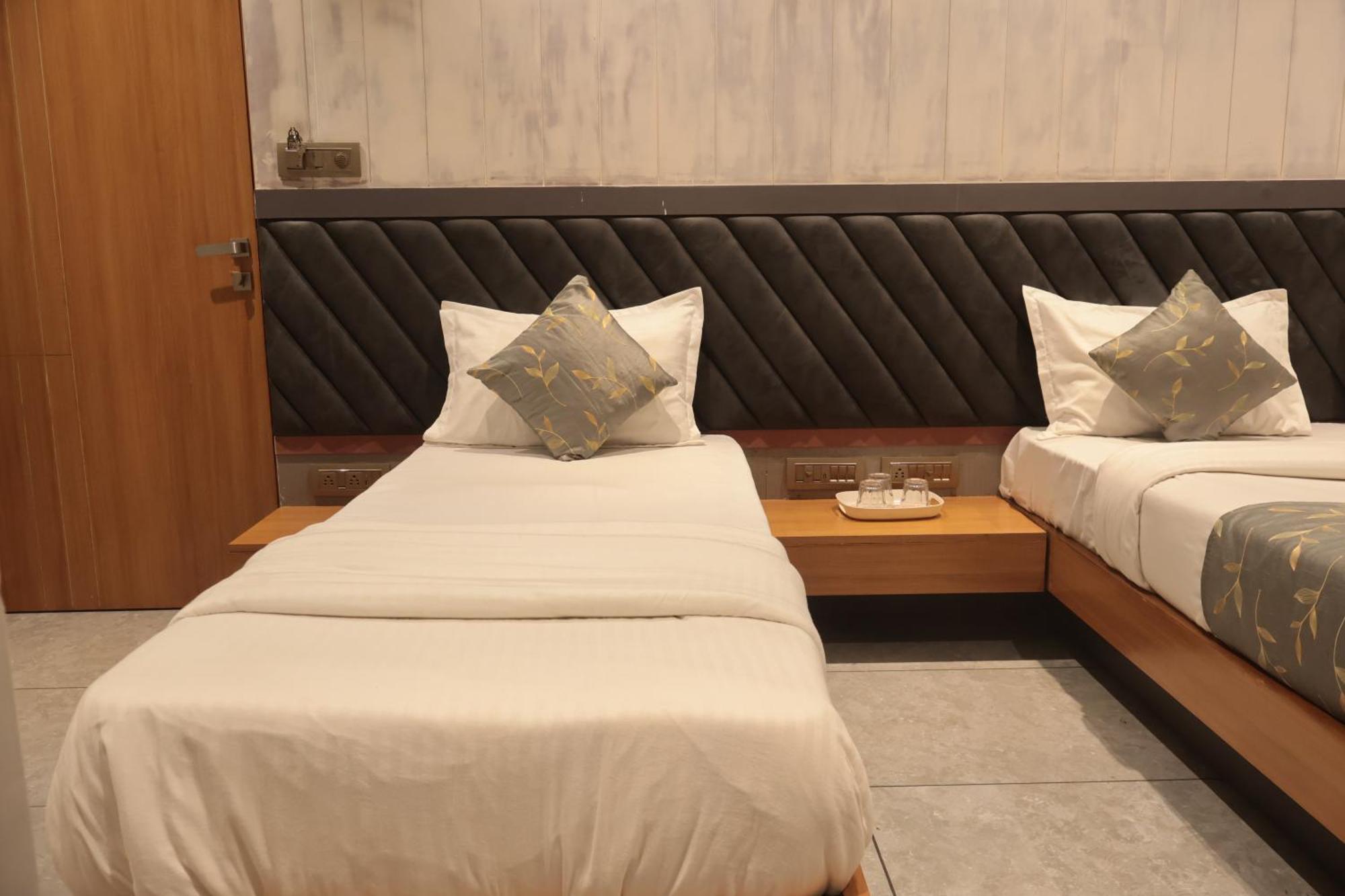 Hotel Relax - Drive In Road Ahmedabad