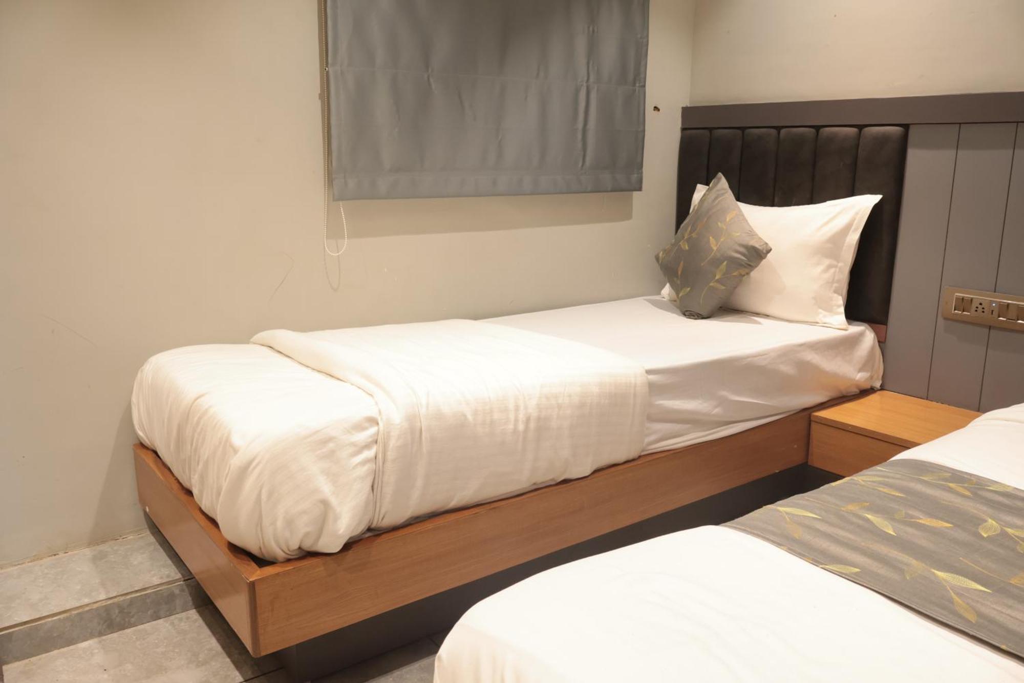 Hotel Relax - Drive In Road Ahmedabad