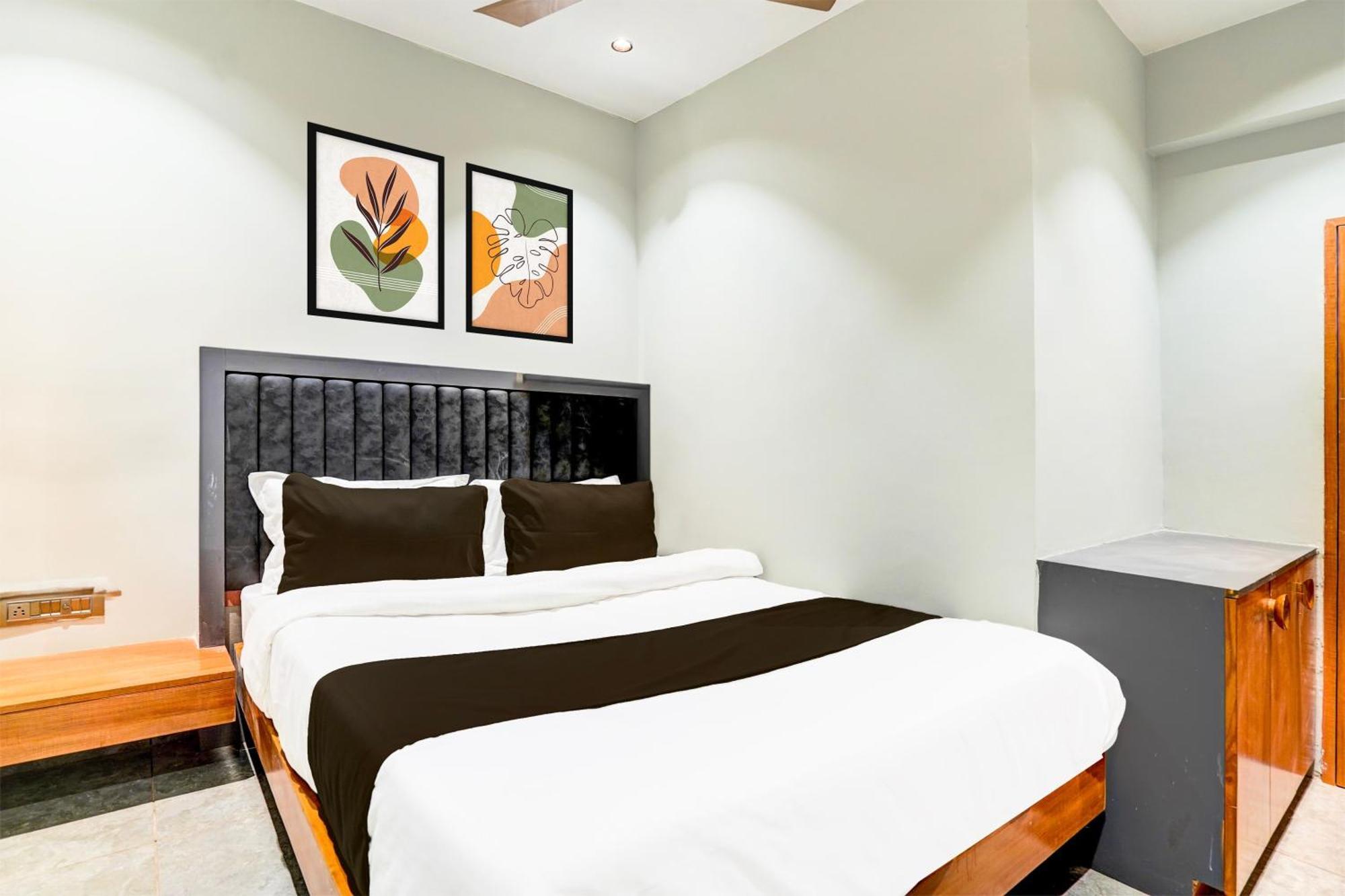 Relax - Drive In Road Hotel Ahmedabad