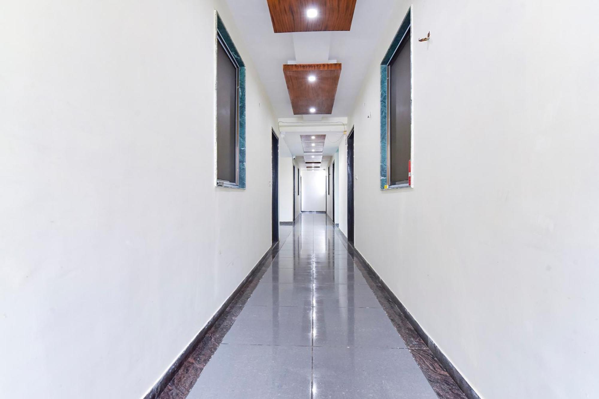 Fabhotel A1 Plaza 3*