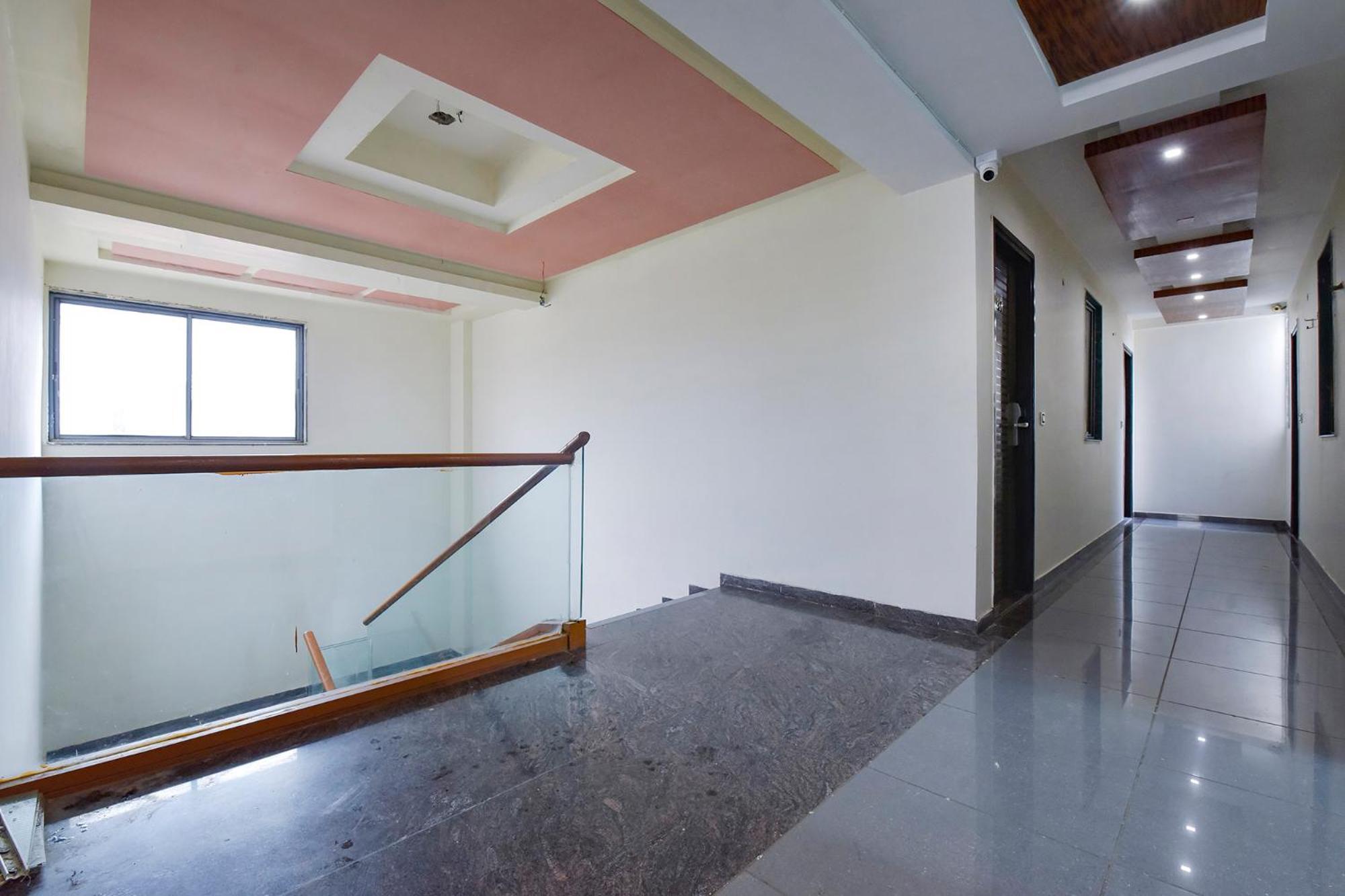 Fabhotel A1 Plaza 3*