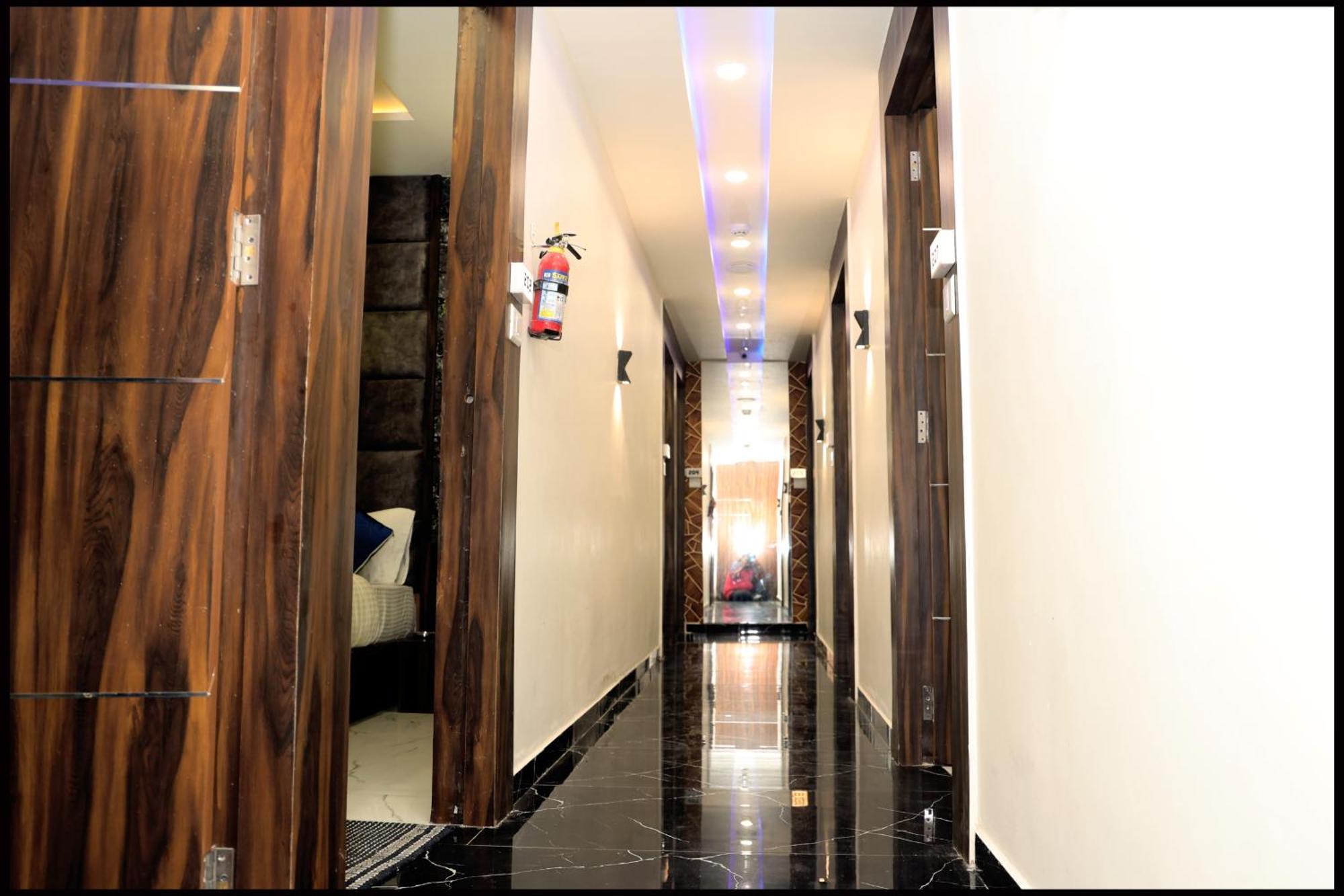 Hotel Nest Pride 3*