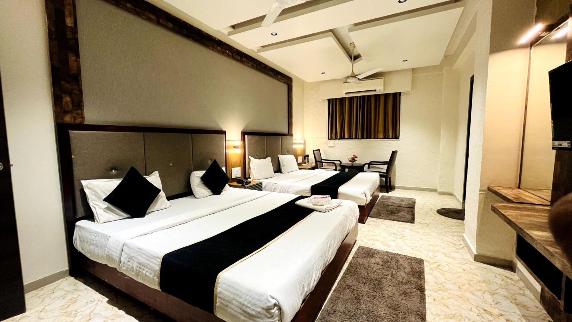 Shrimad Chandkheda Hotel