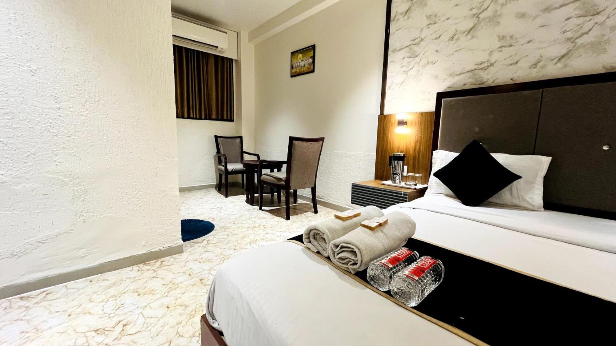Hotel Shrimad Chandkheda