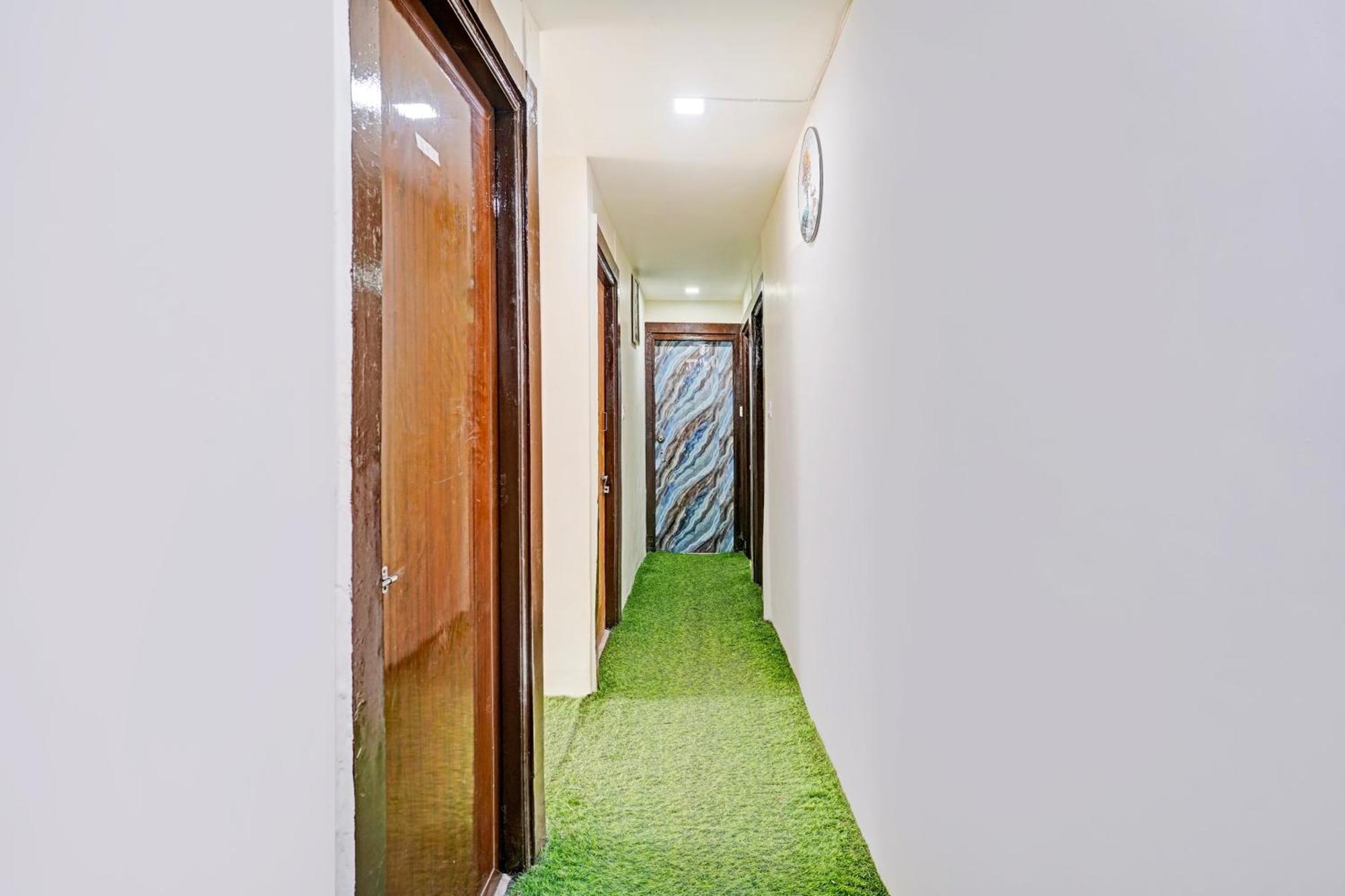 Super O Navrangpura Cg Road Hotel
