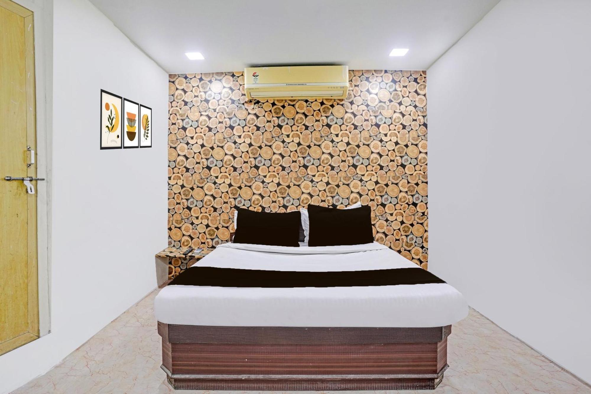 Super O Navrangpura Cg Road Hotel 4*