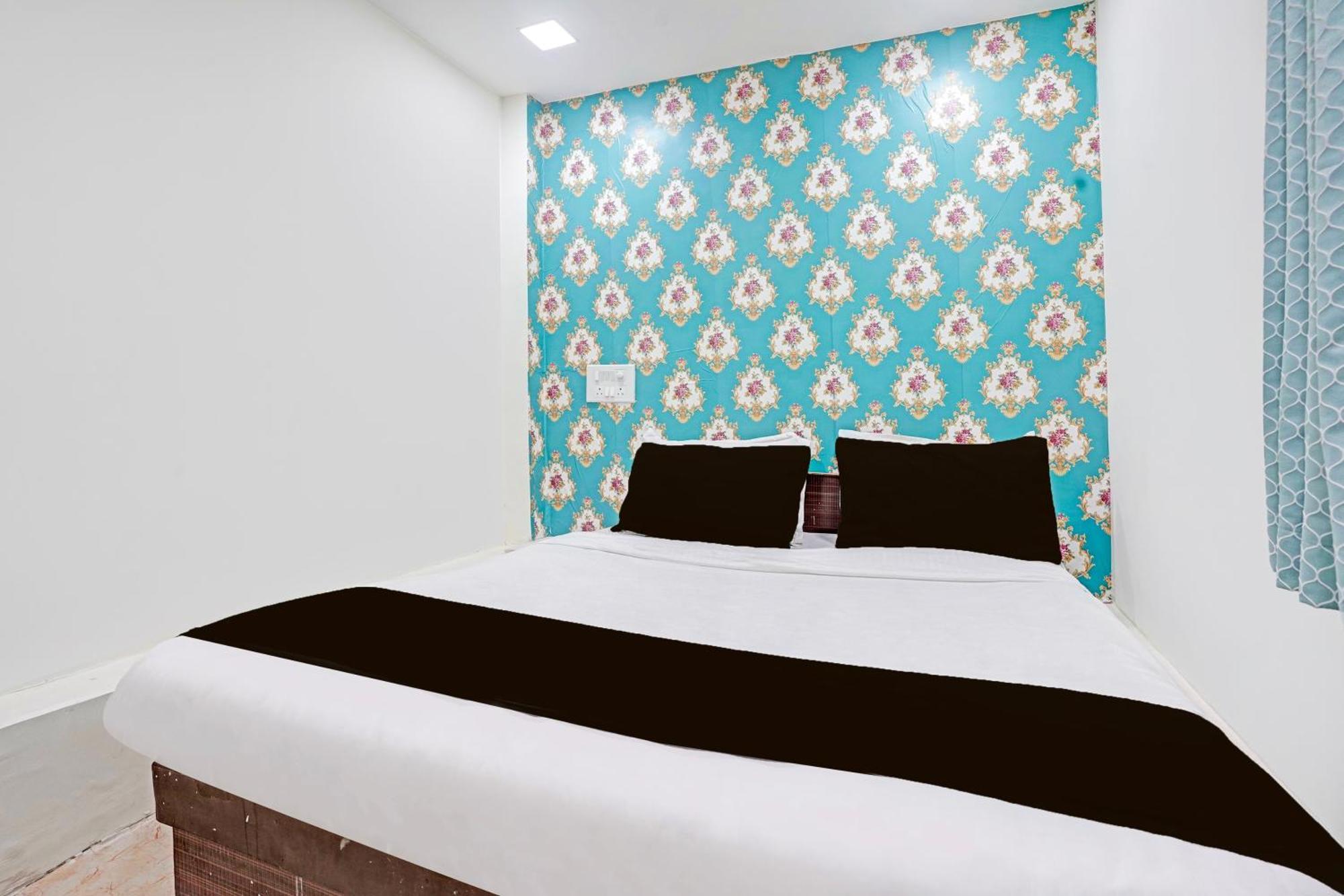 Super O Navrangpura Cg Road 4*