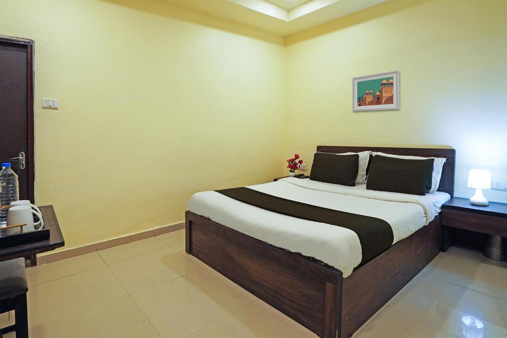 O Poonam Palace