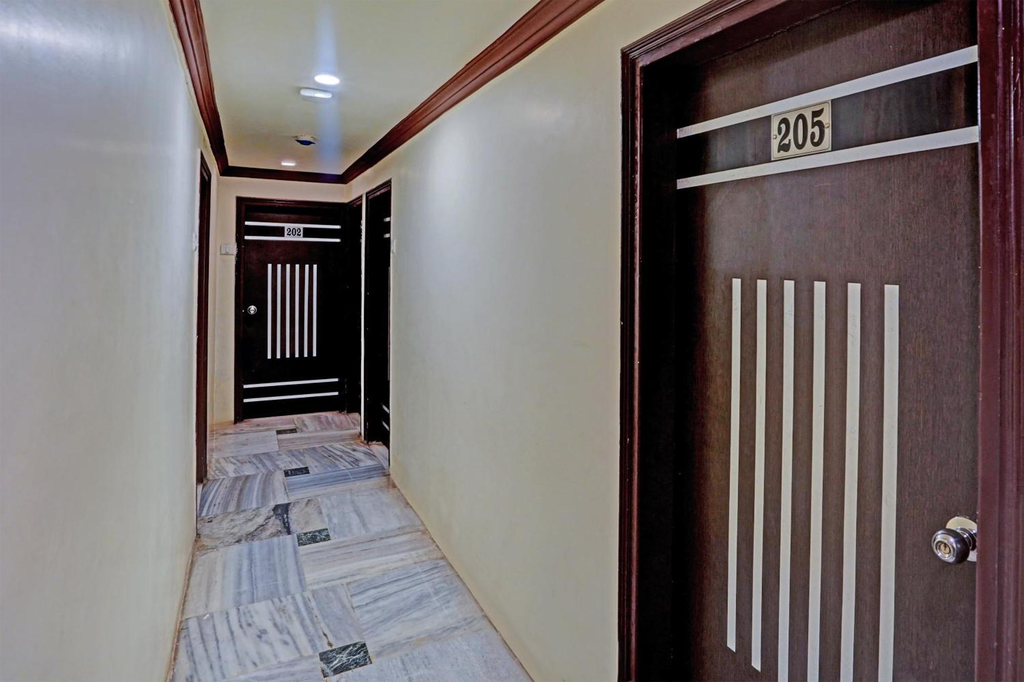 Hotel O Poonam Palace *