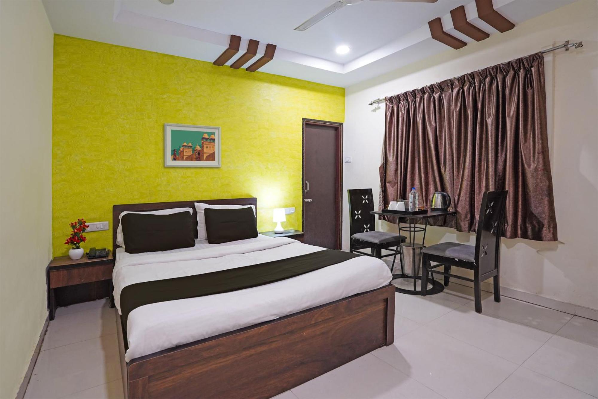 Hotel O Poonam Palace Ahmedabad