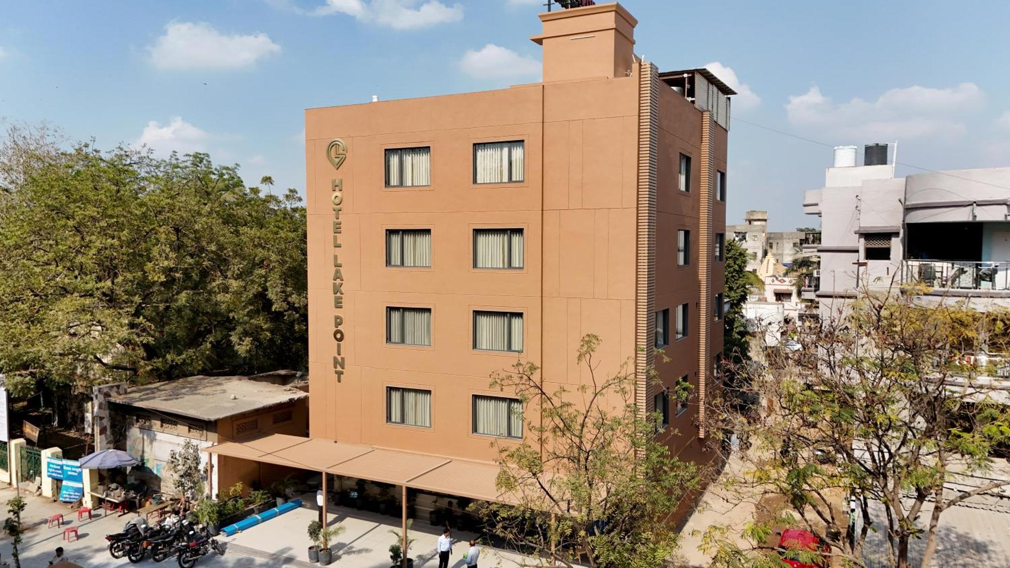 Point Hotel 3*