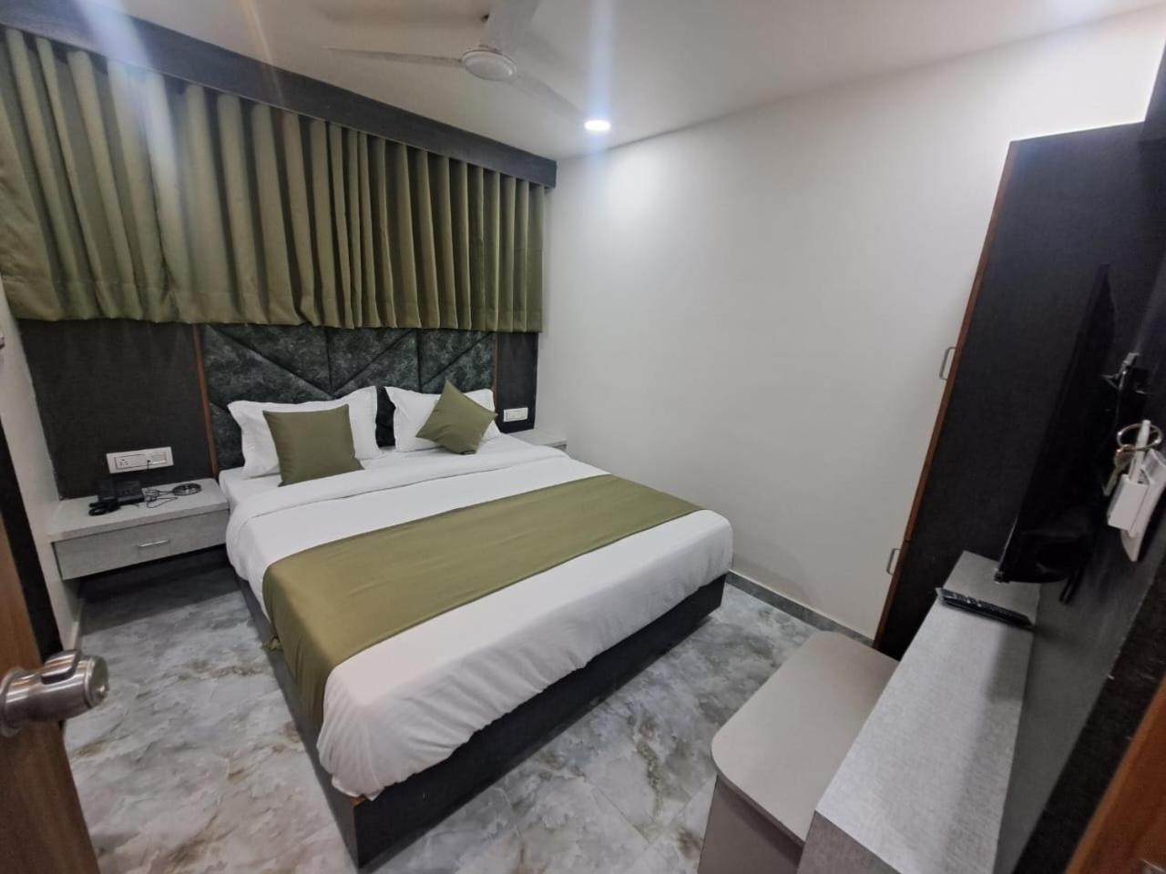 Akash 4* Ahmedabad