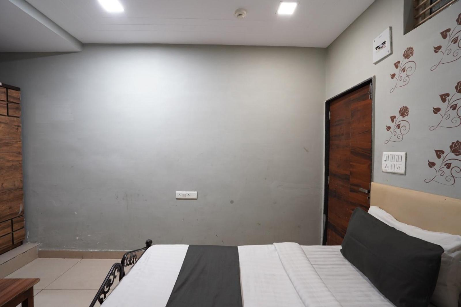 Guest house Sai Inn, Airport