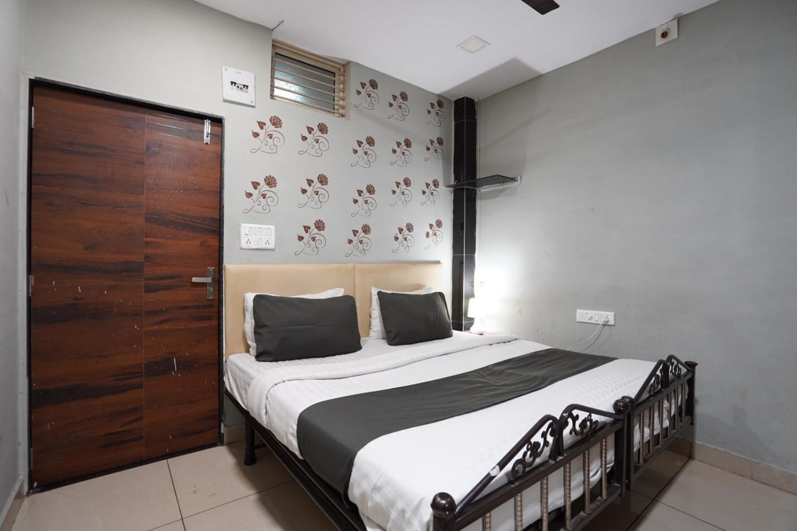 Sai Inn, Airport Guest house Ahmedabad