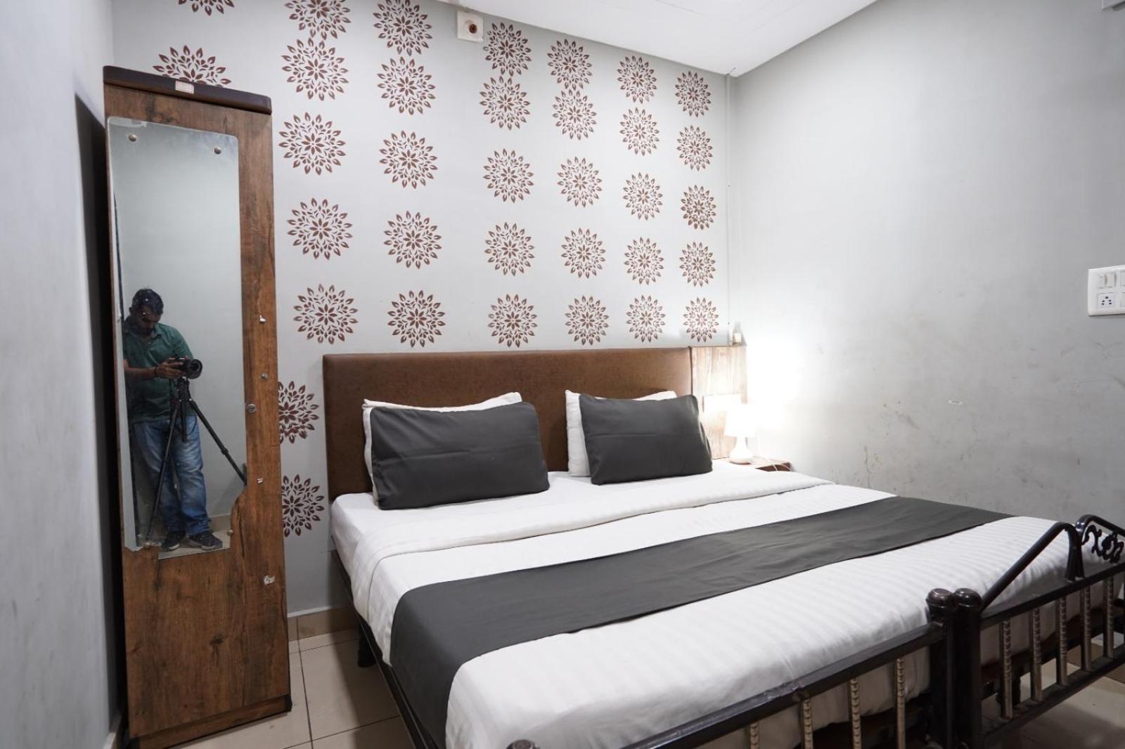 Sai Inn, Airport Guest house Ahmedabad