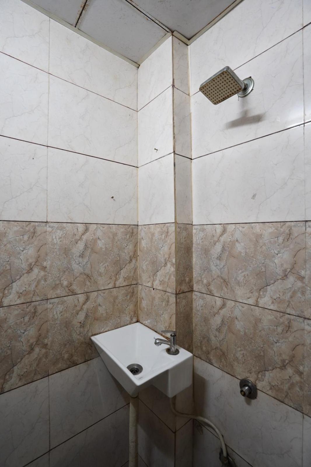 Sai Inn, Airport Guest house Ahmedabad