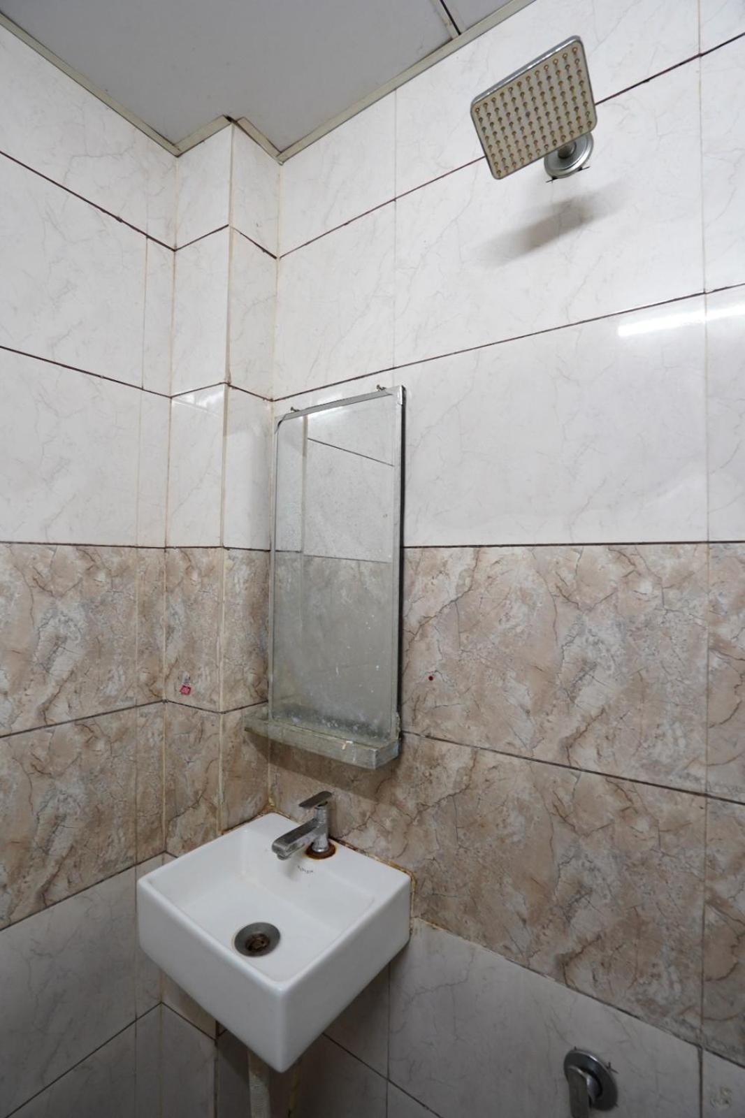 Sai Inn, Airport Guest house