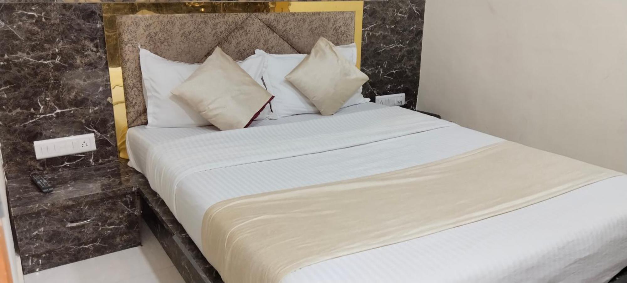 Apartment Bhavya