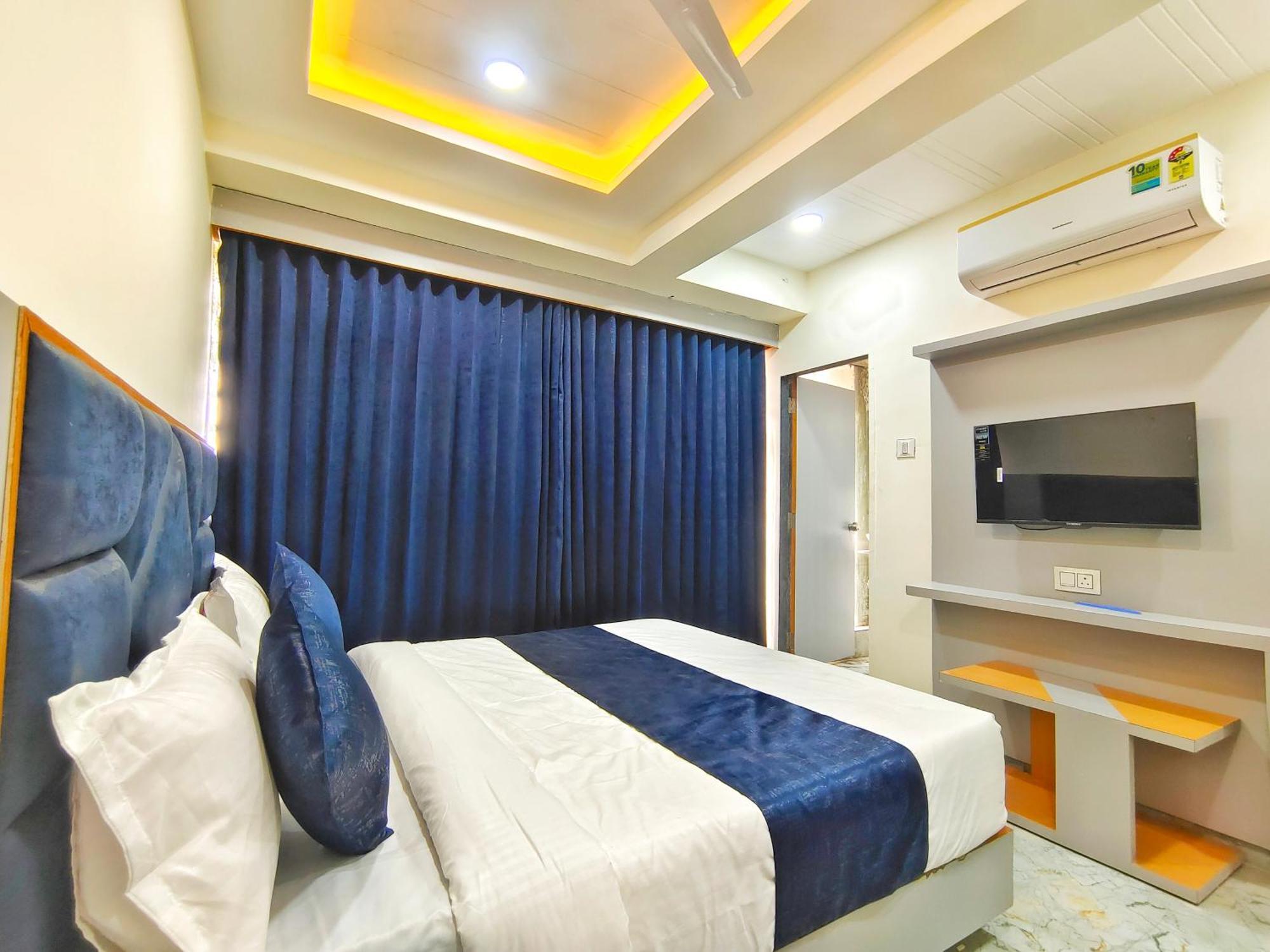 Krishna Park Hotel 3*