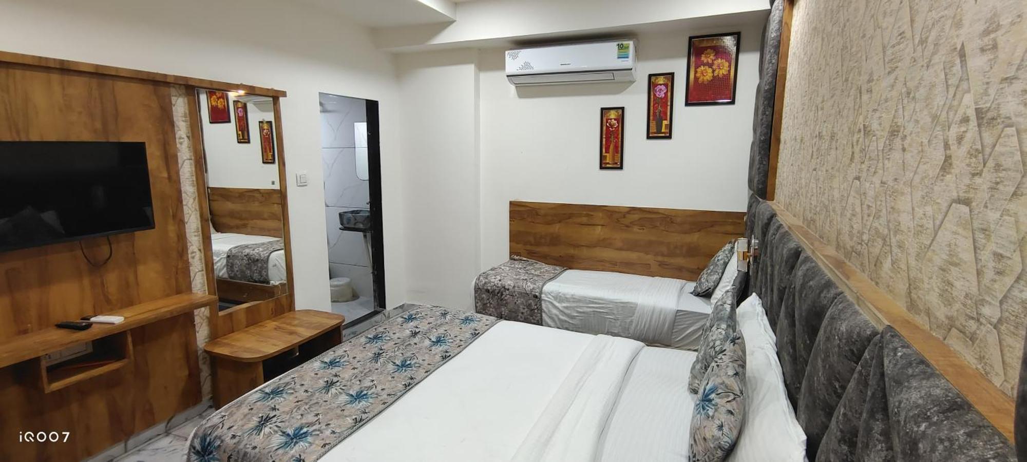 Primeland Gota Hotel