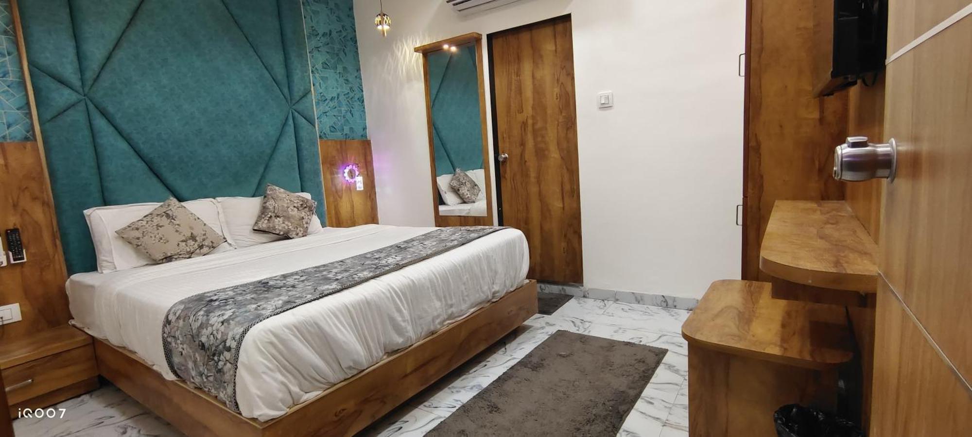 Primeland Gota Hotel