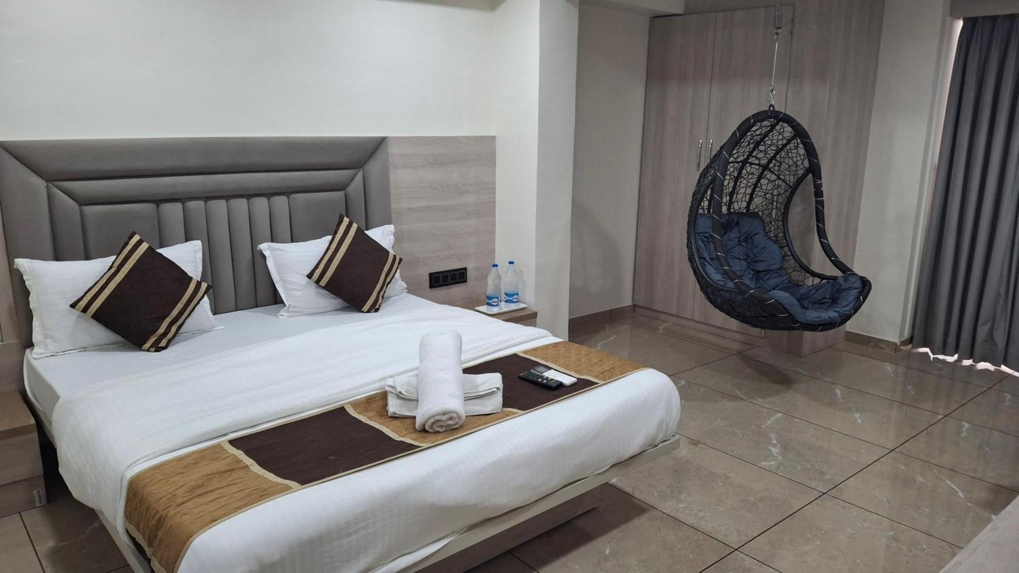 R K Hotel