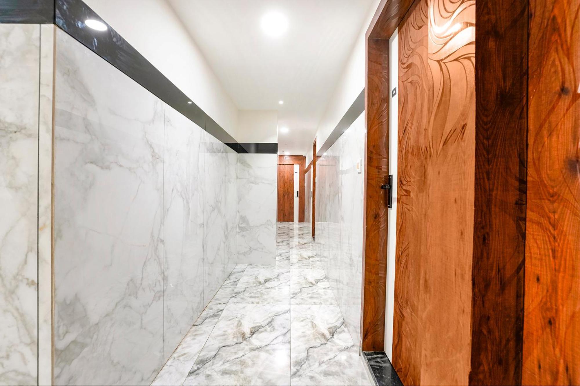 Hotel Fabhotel Namantra - Nr Apollo Circle Sardar Patel Ring Road