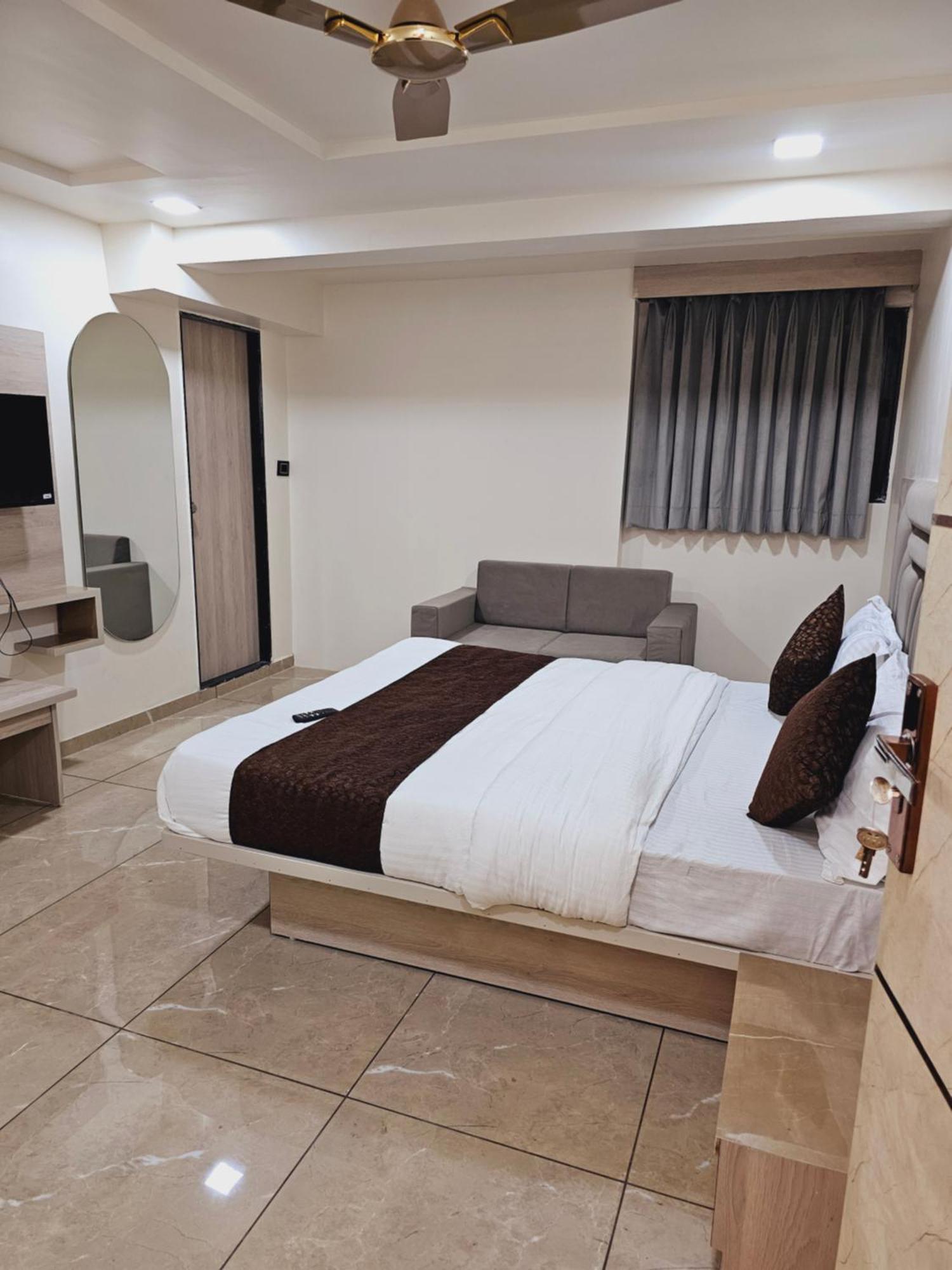 R K Hotel