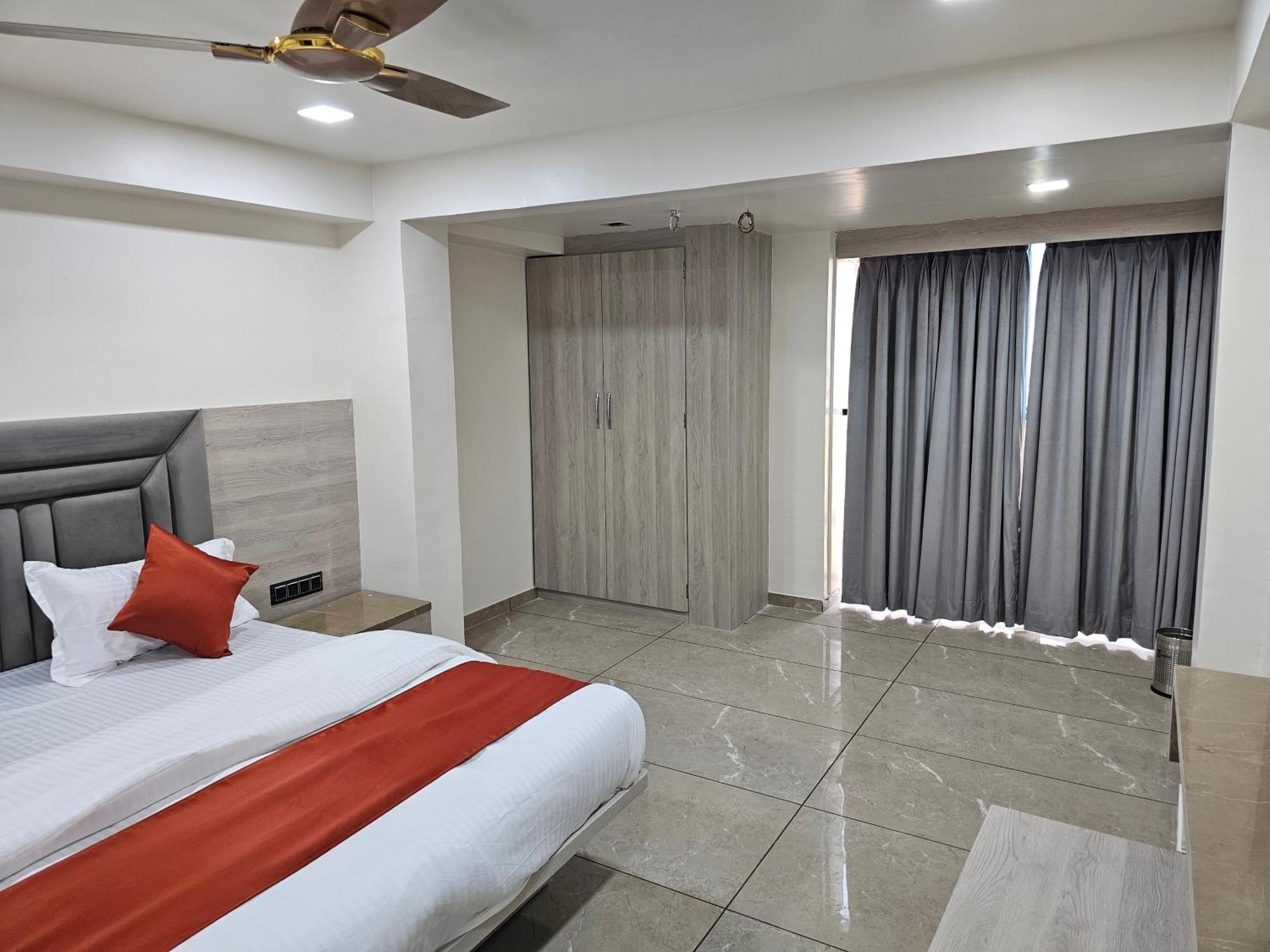 R K Hotel