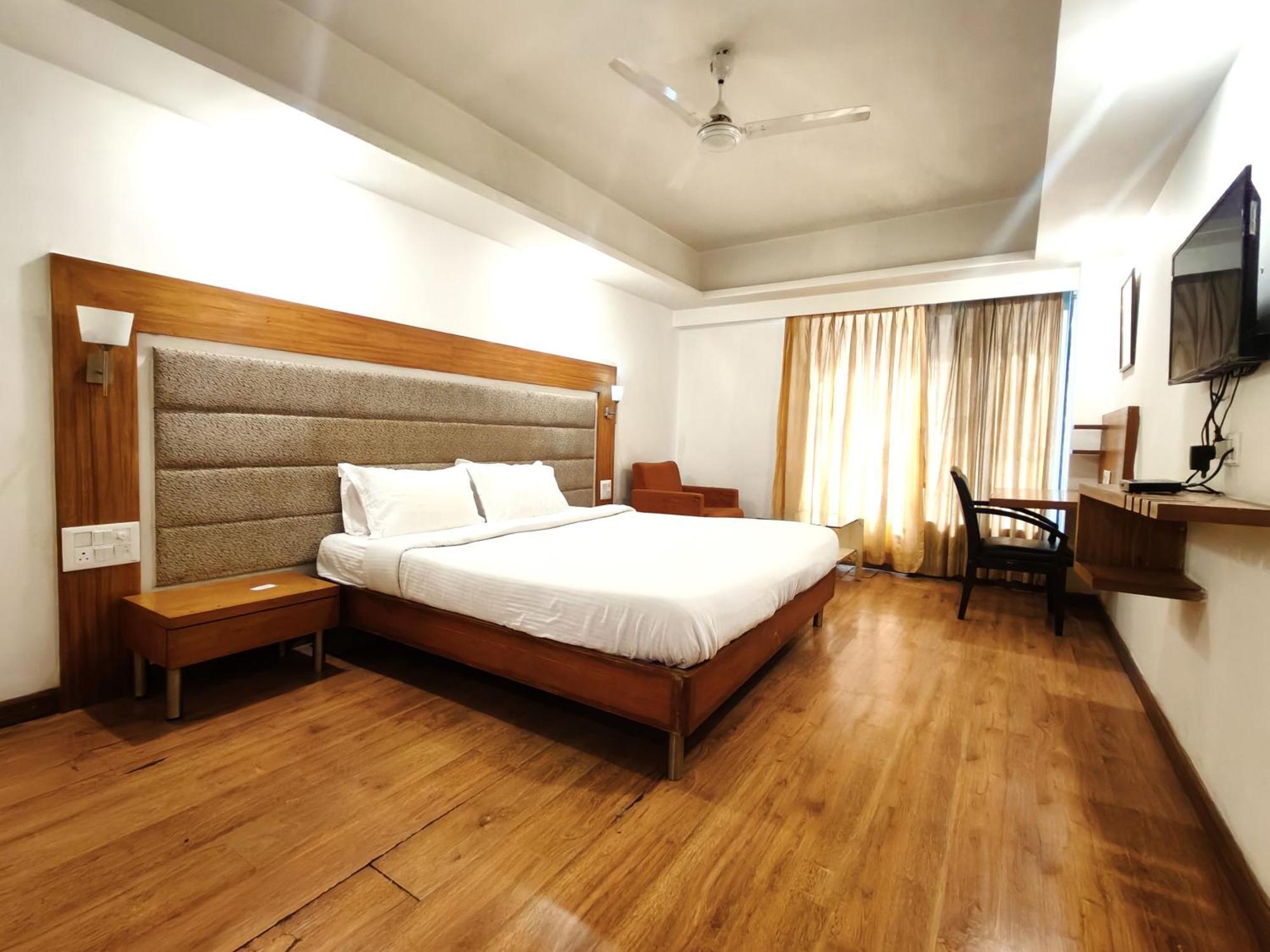Hotel The Sky Comfort, Vejalpur