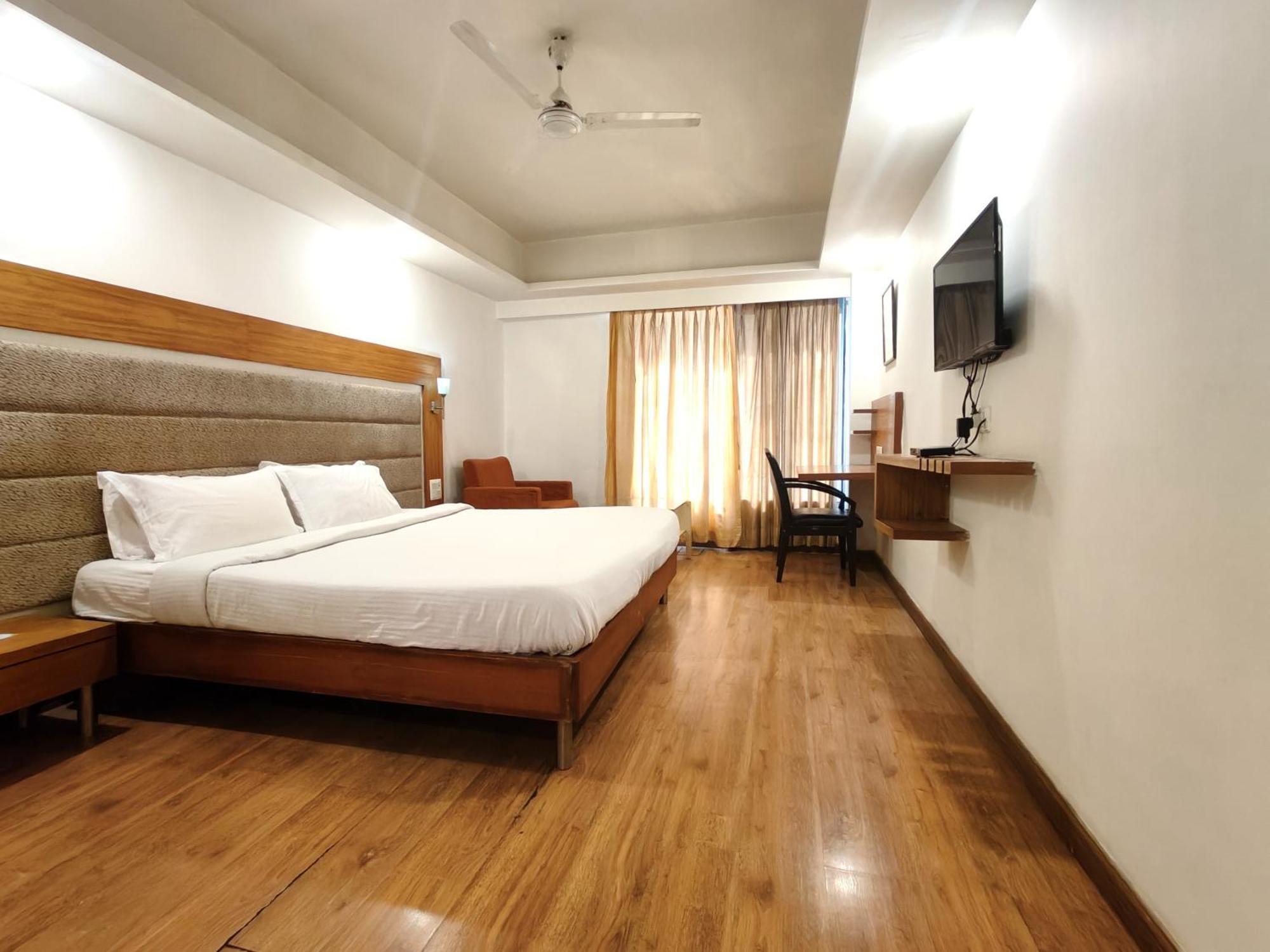 The Sky Comfort, Vejalpur 3*