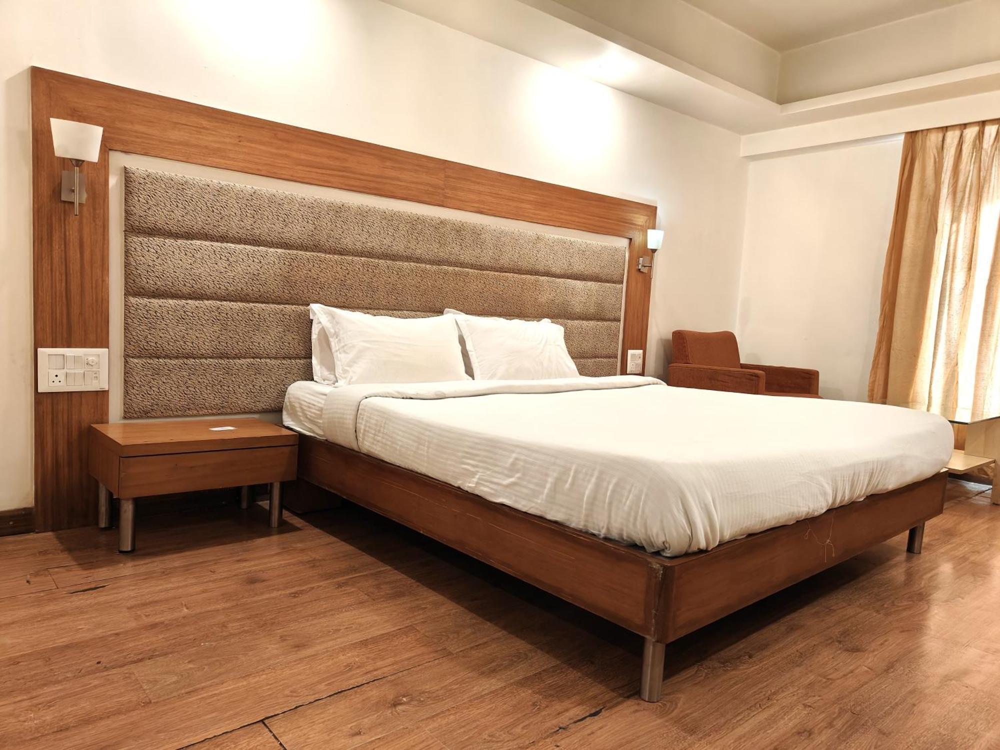 The Sky Comfort, Vejalpur Hotel 3*
