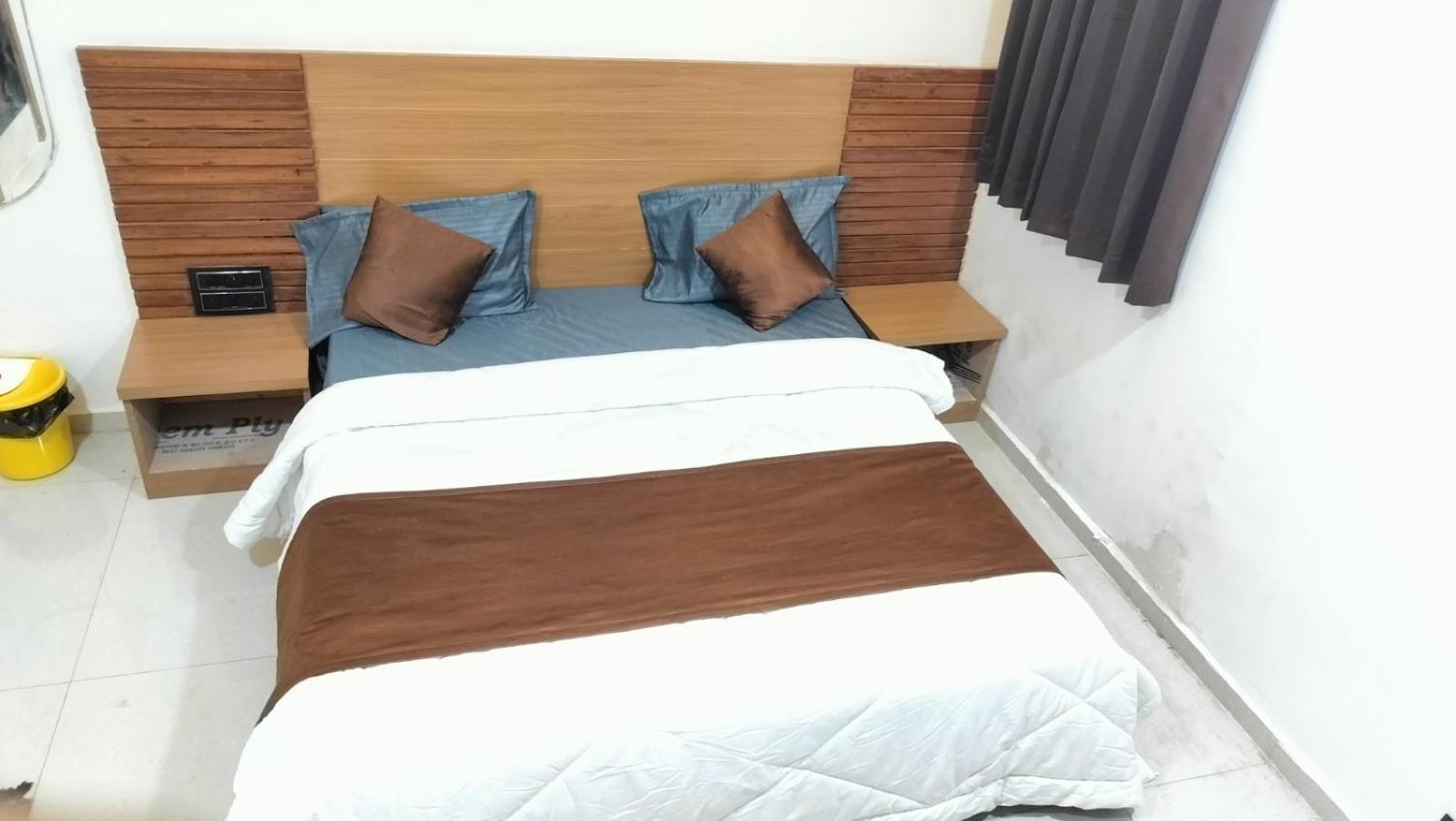 Hotel Konark Ahmedabad