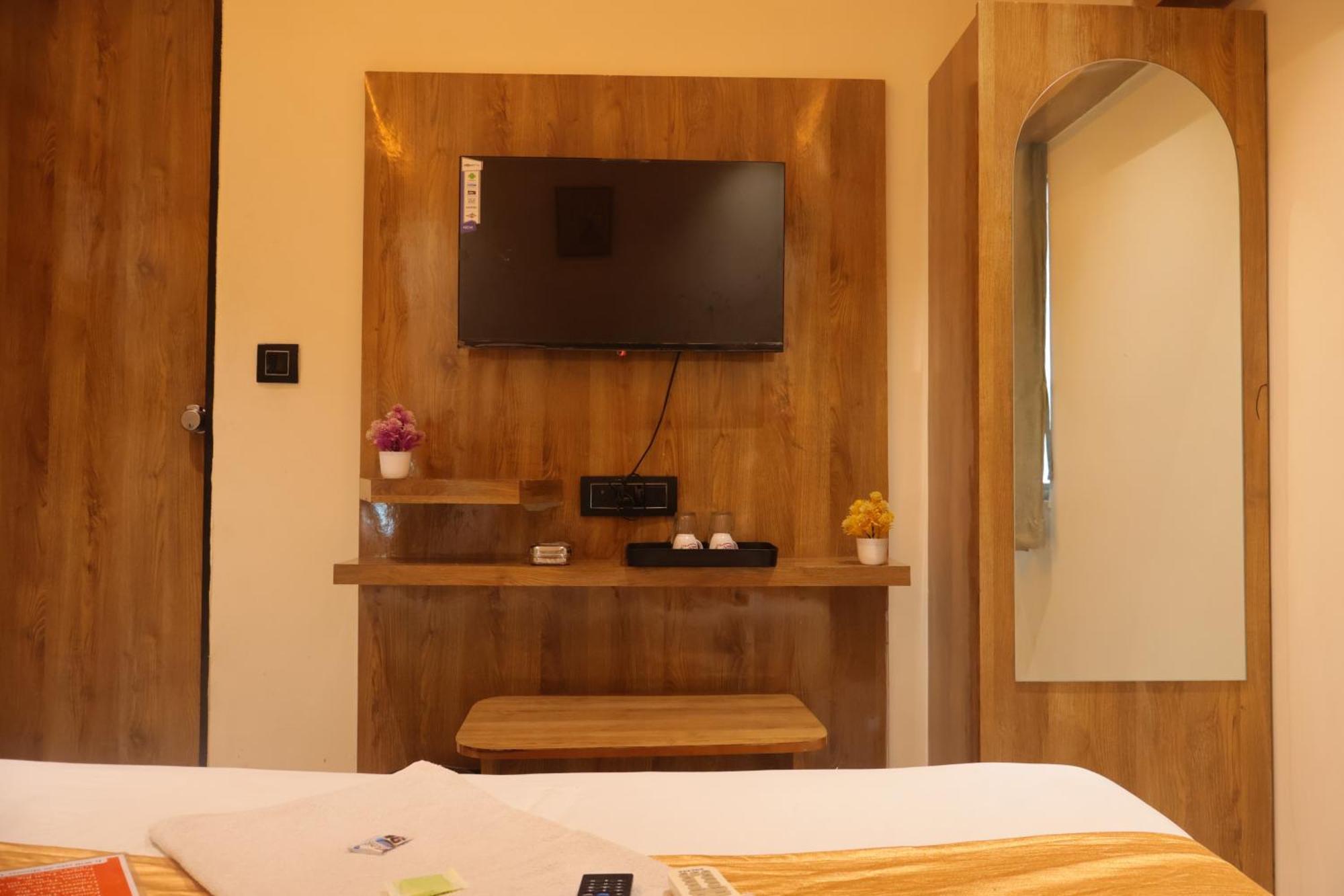Hotel Meet Palace Ahmedabad