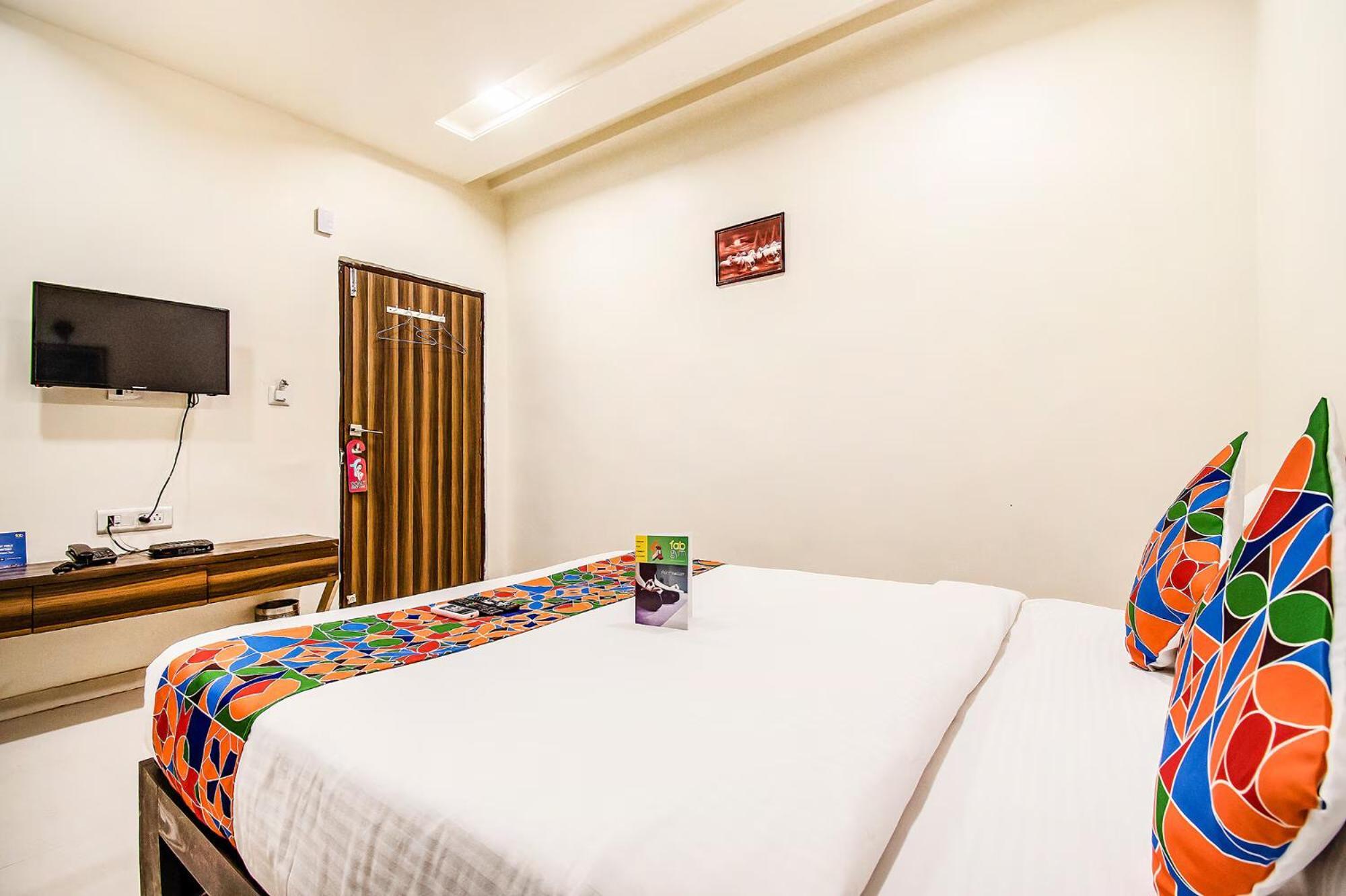 Hotel Fabhotel Maher