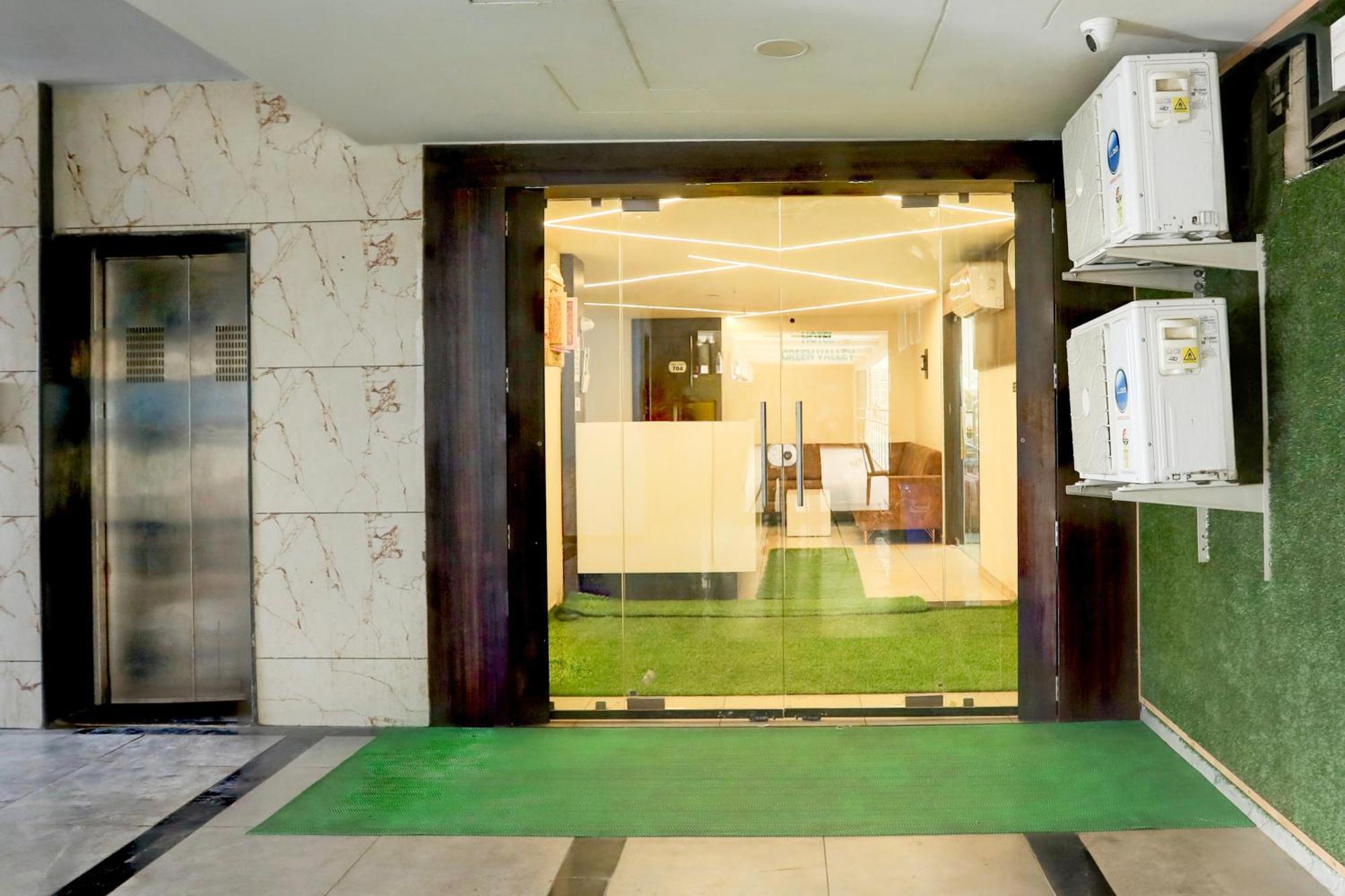Super O Nana Chiloda Near Airport Formerly Valley Hotel 4*