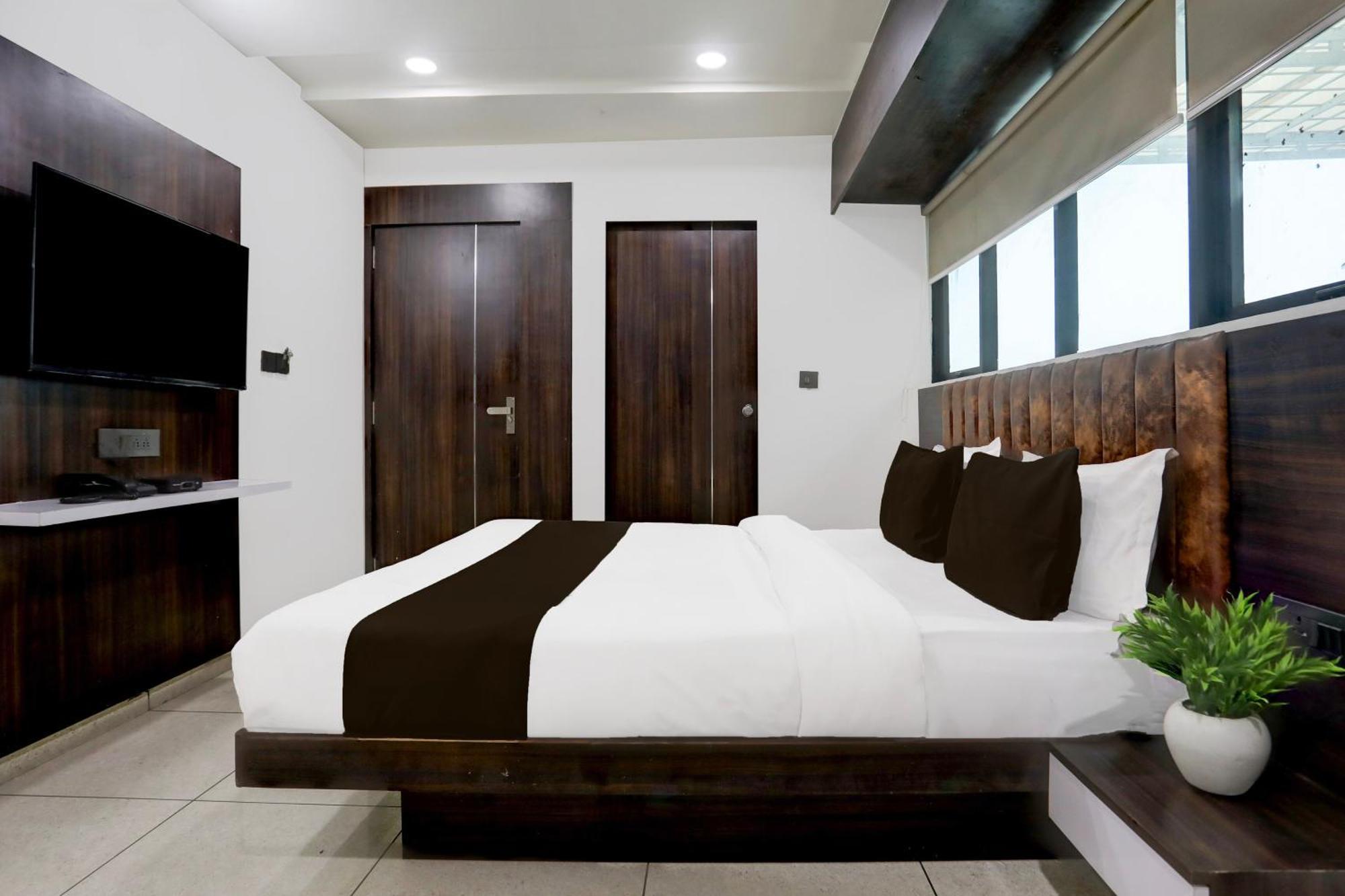 Super O Nana Chiloda Near Airport Formerly Valley Hotel 4*