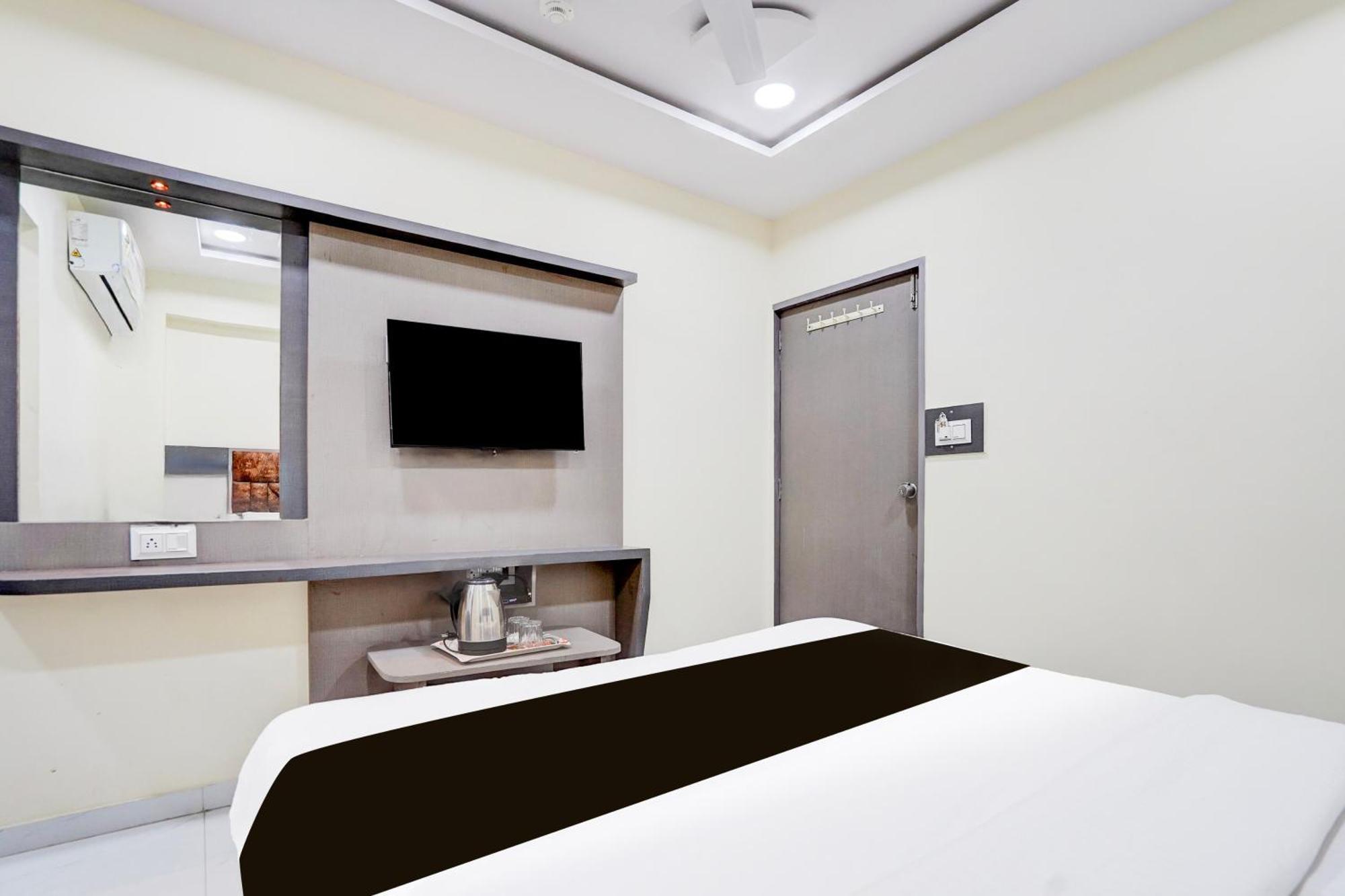 O Surbhi Hotel 3*